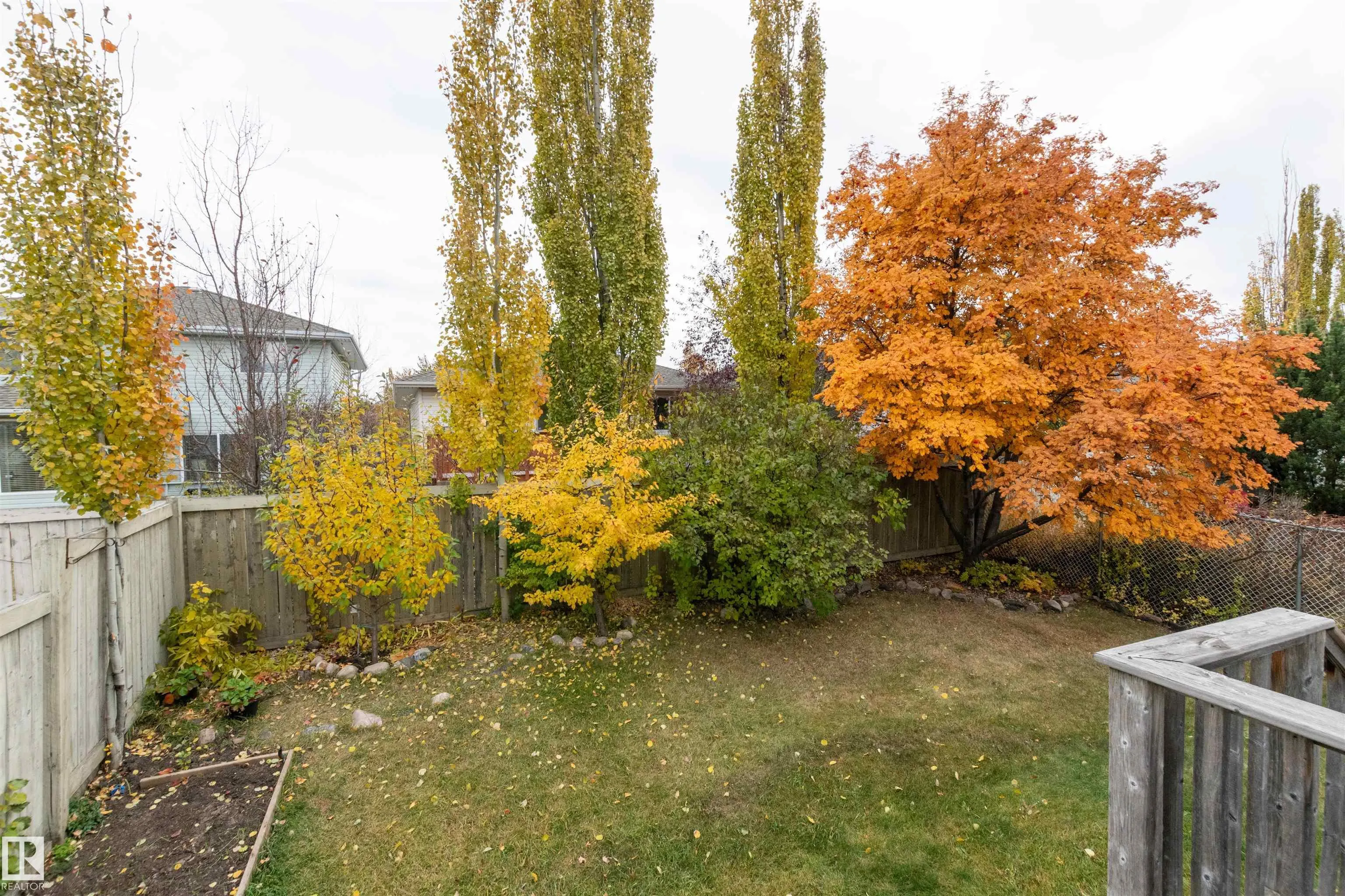 208 Rainbow Crescent