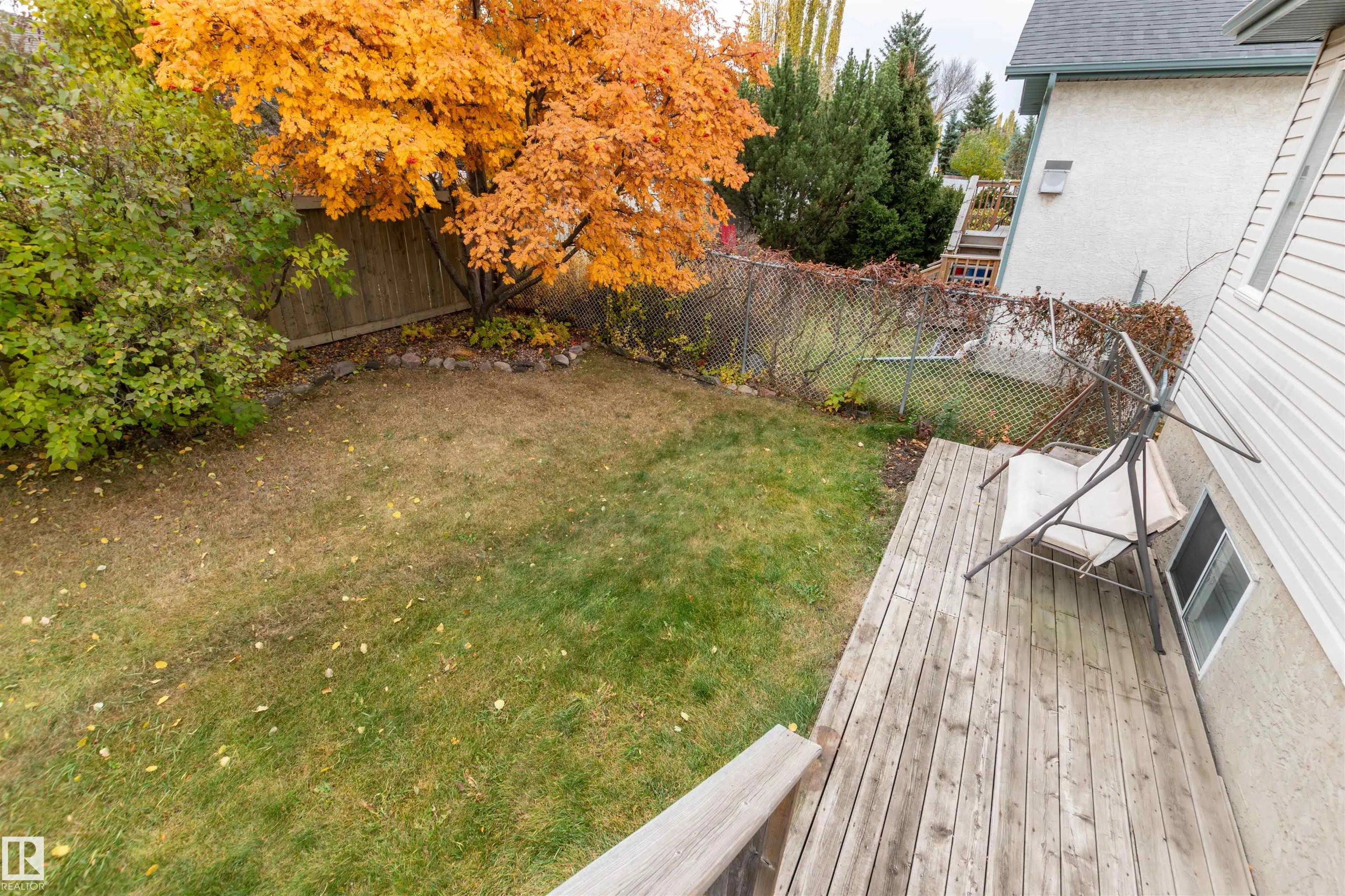 208 Rainbow Crescent