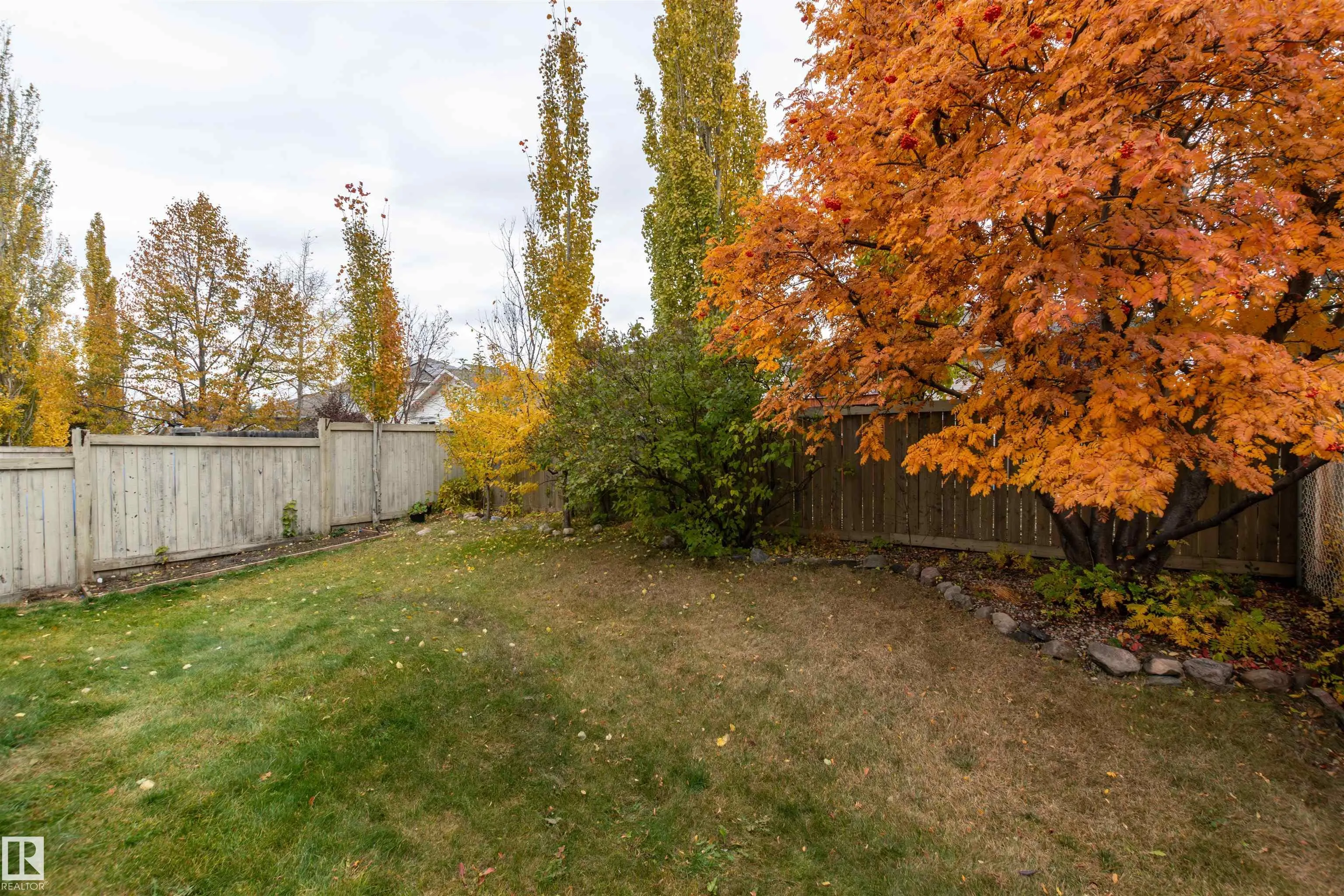 208 Rainbow Crescent