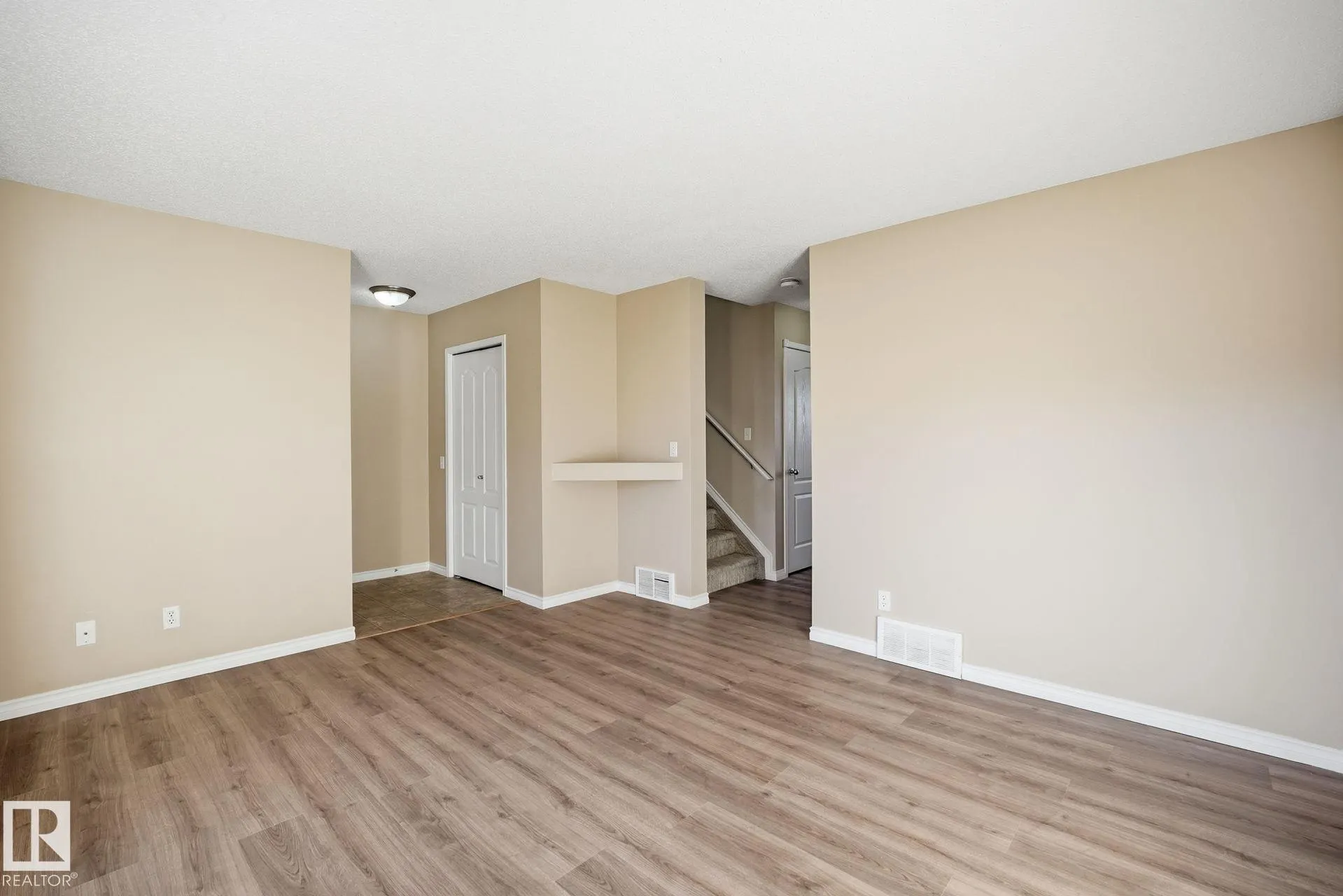 40 BIRCHGLEN Crescent