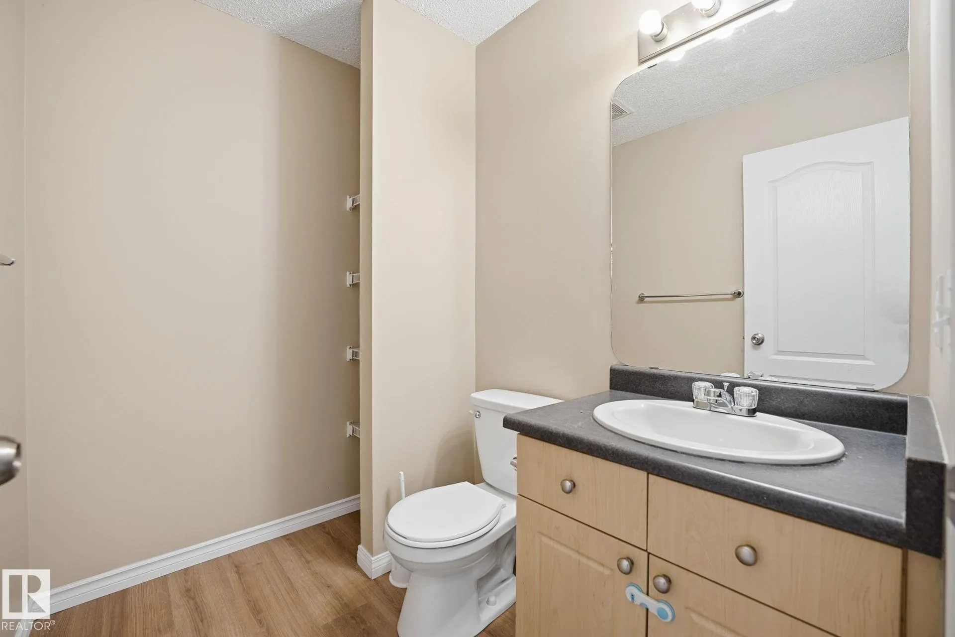 40 BIRCHGLEN Crescent