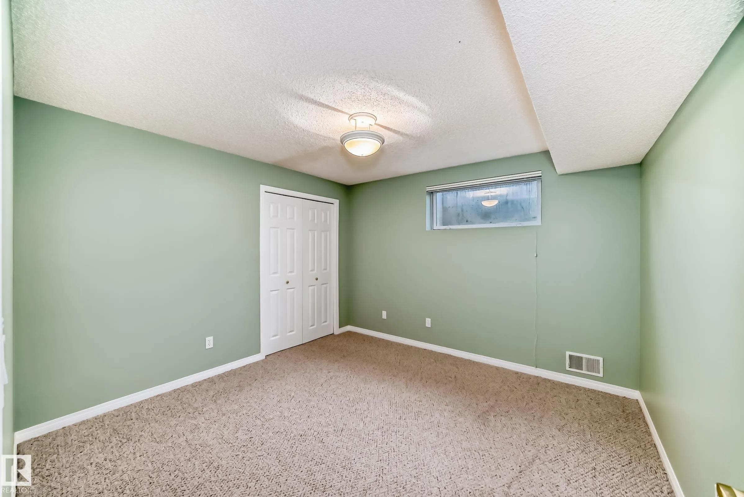 130 RABBIT HILL Court