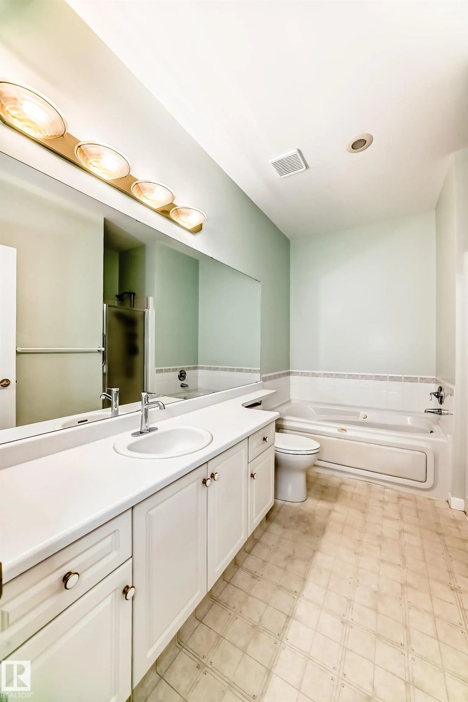 130 RABBIT HILL Court