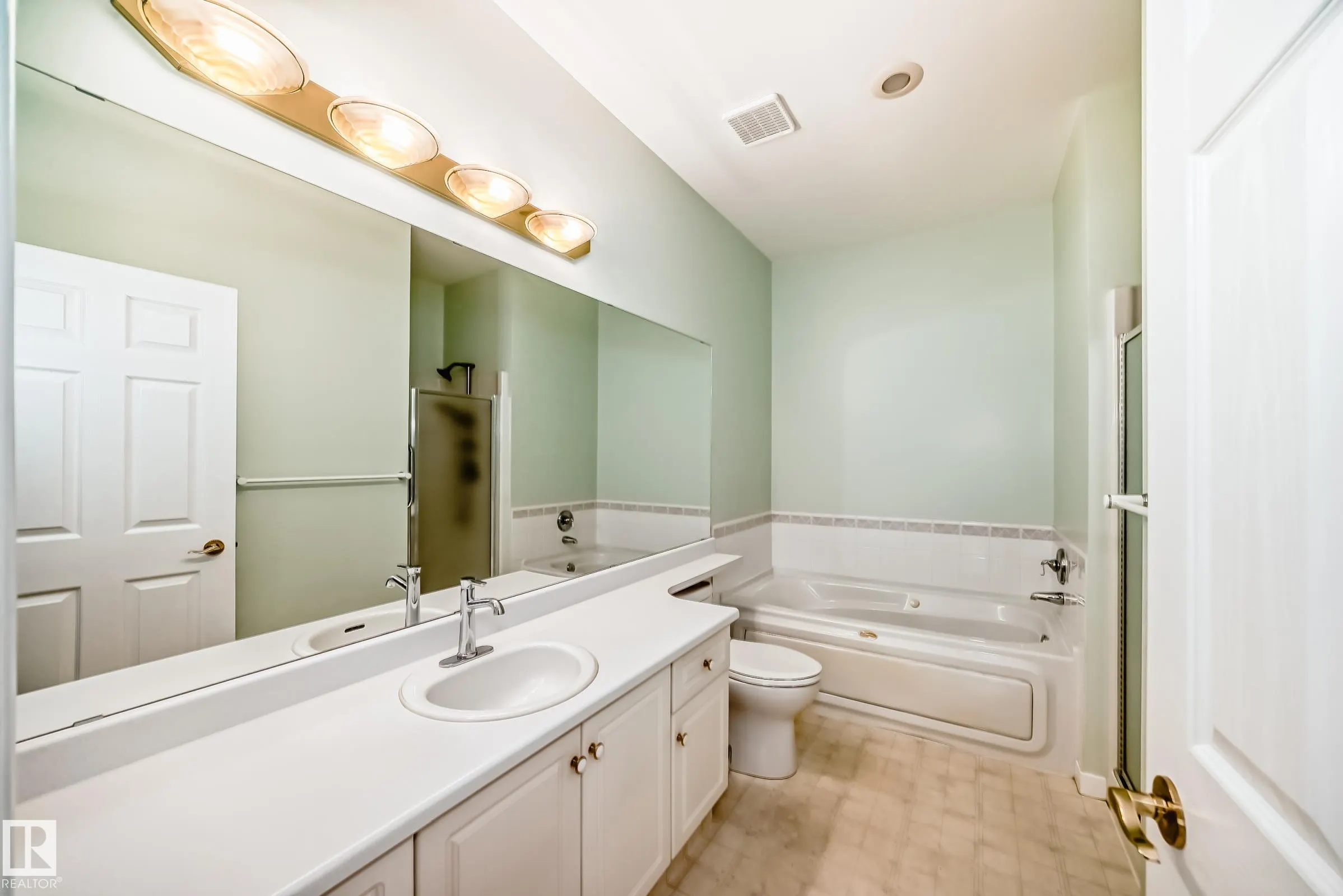 130 RABBIT HILL Court