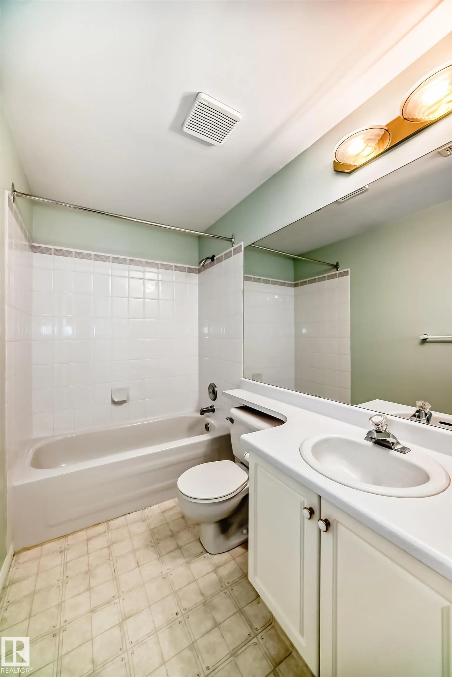 130 RABBIT HILL Court