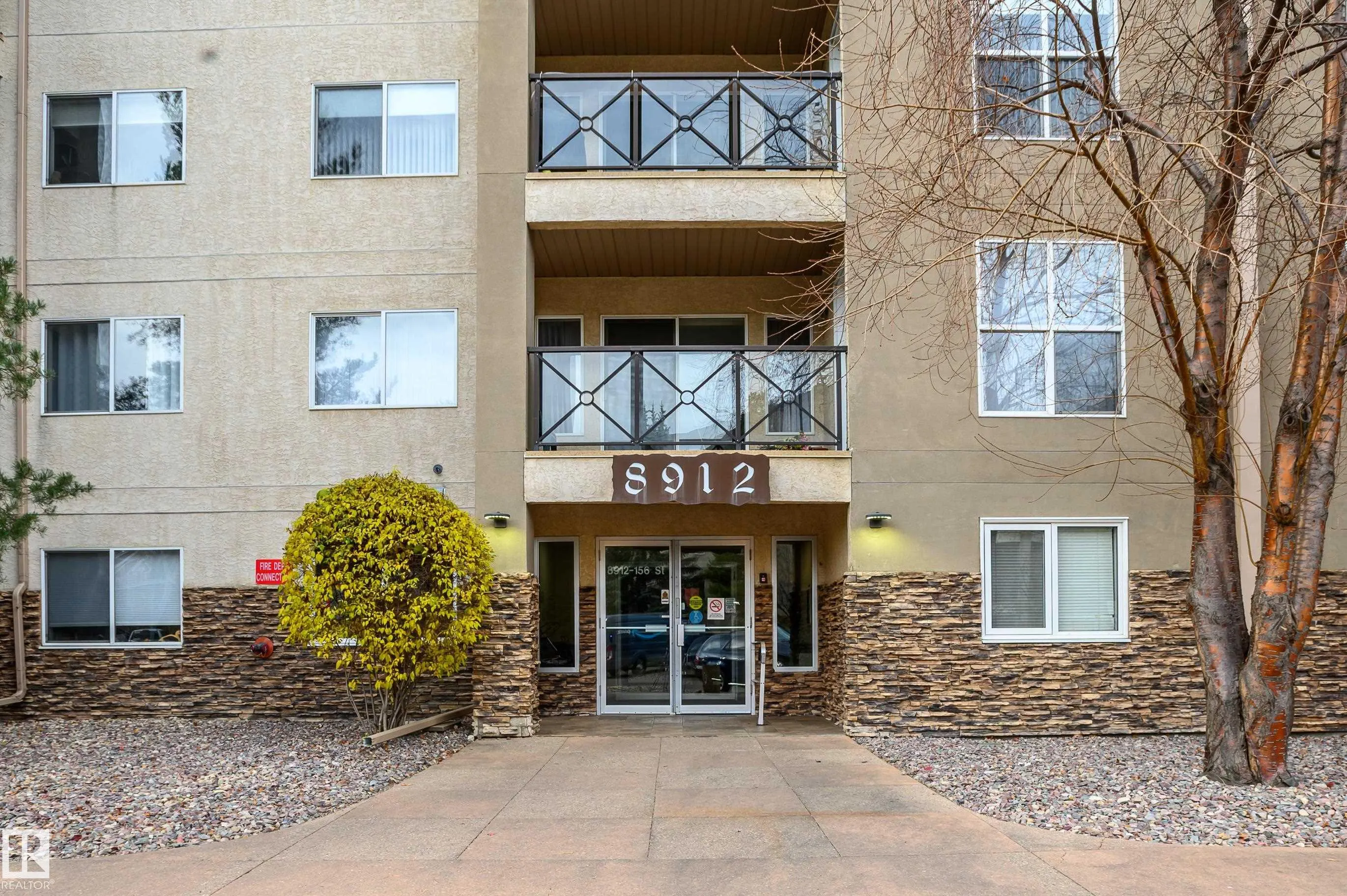8912 156 Street