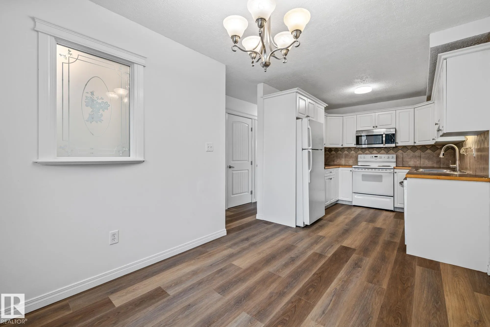 137 LONDONDERRY SQUARE