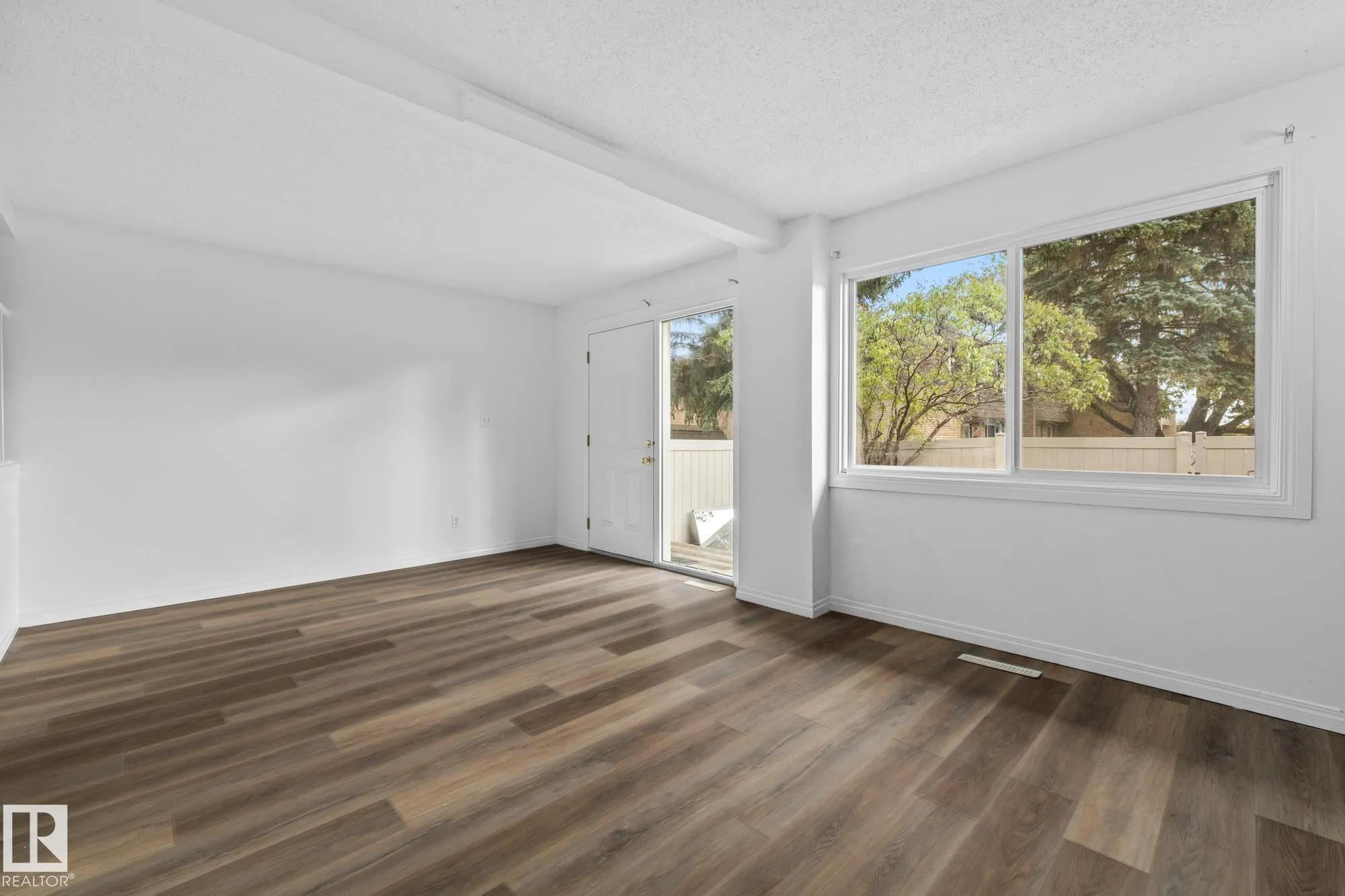 137 LONDONDERRY SQUARE