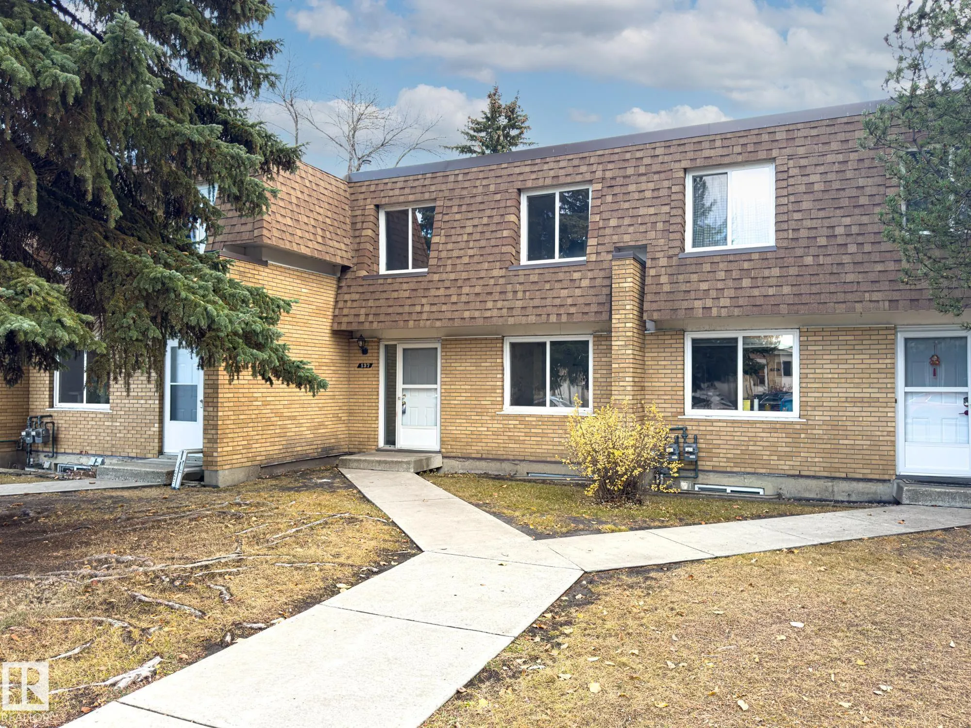 137 LONDONDERRY SQUARE