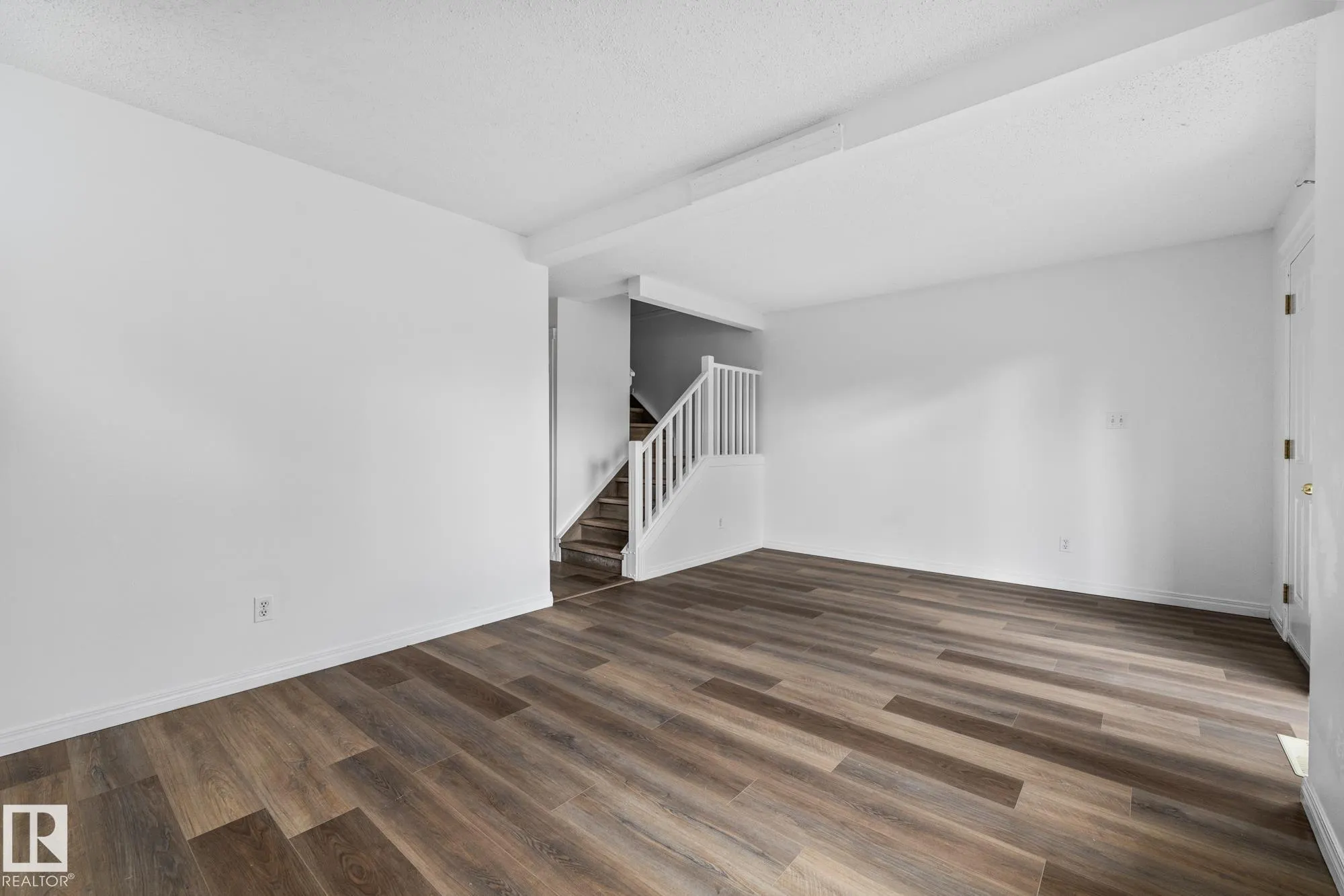 137 LONDONDERRY SQUARE