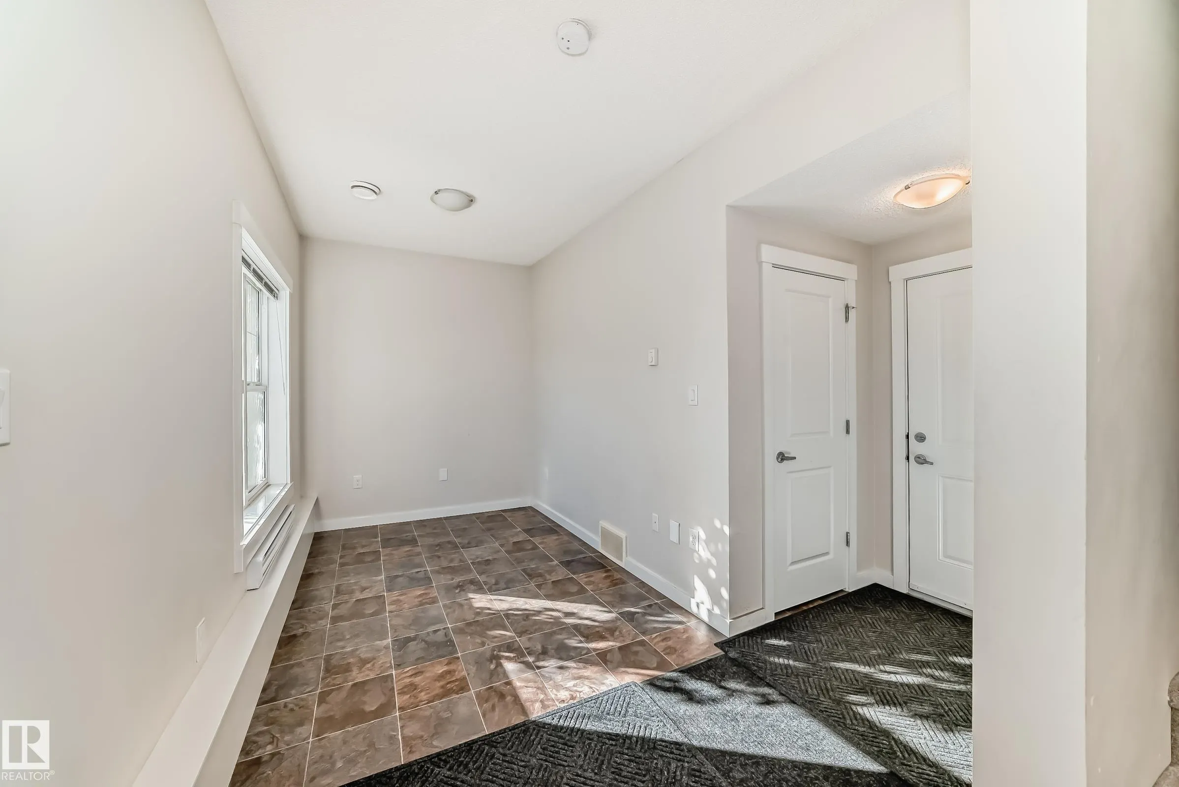 903 Crystallina Nera Way