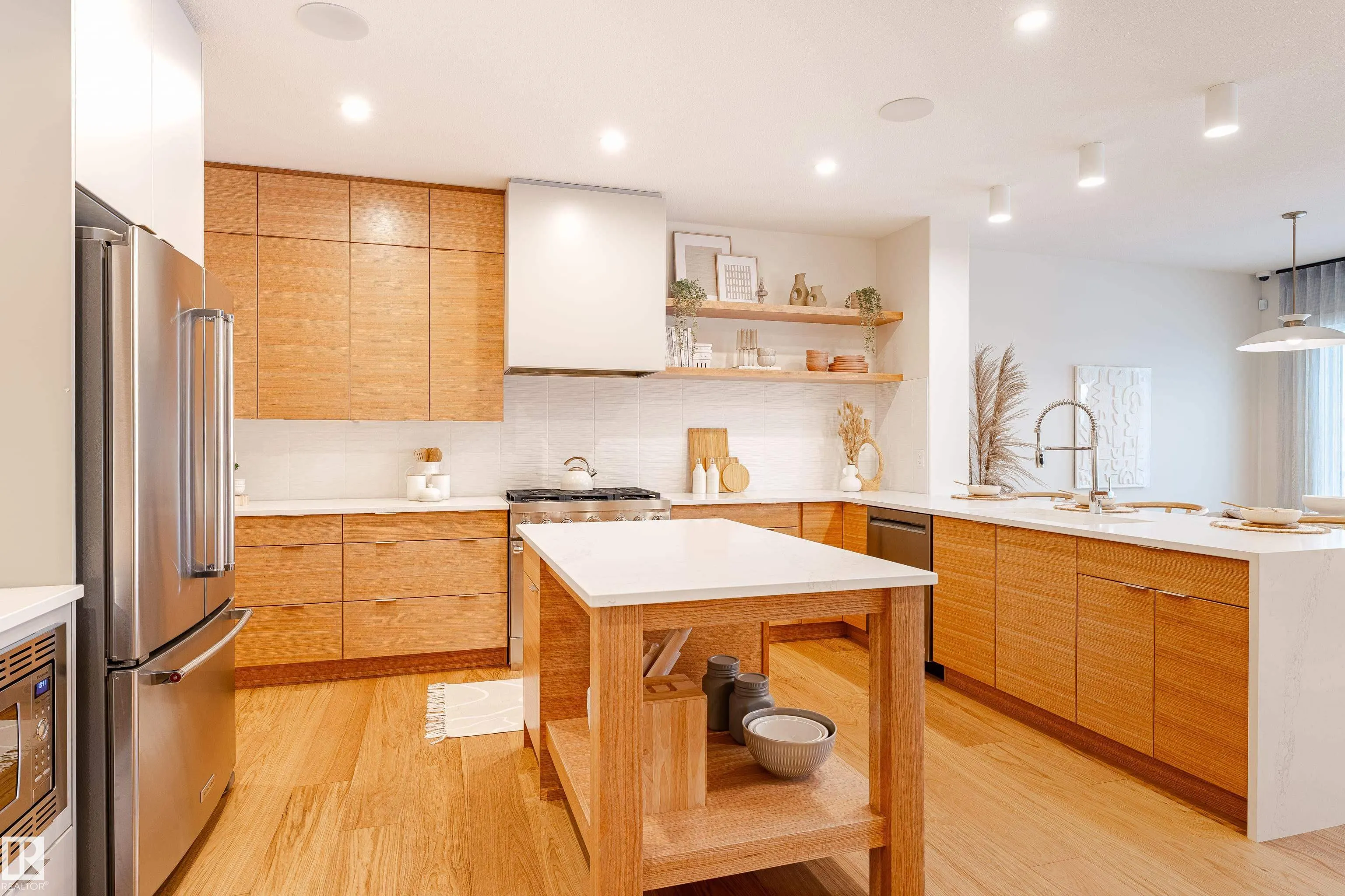 4458 KINSELLA GREEN Green