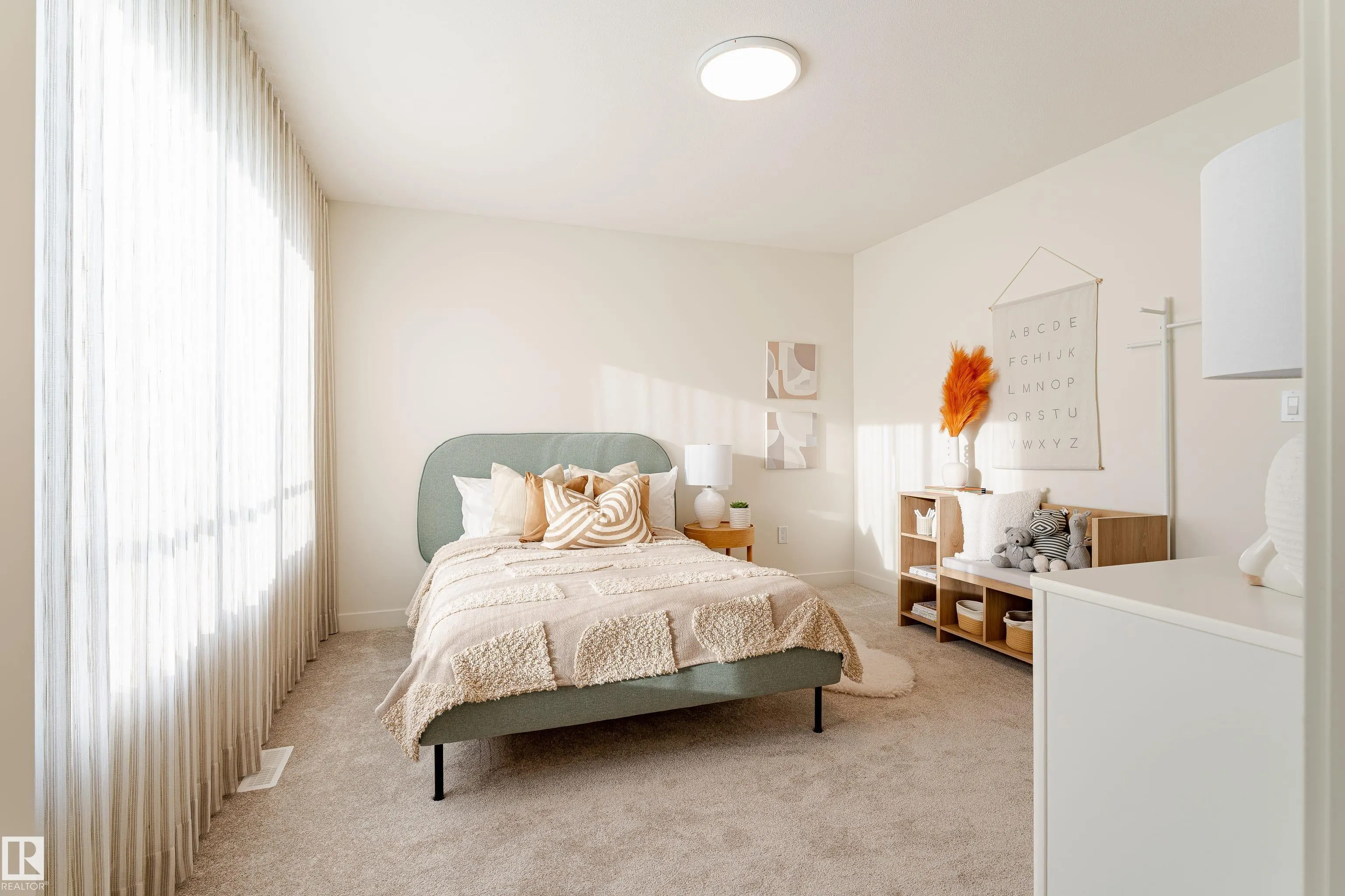 4458 KINSELLA GREEN Green