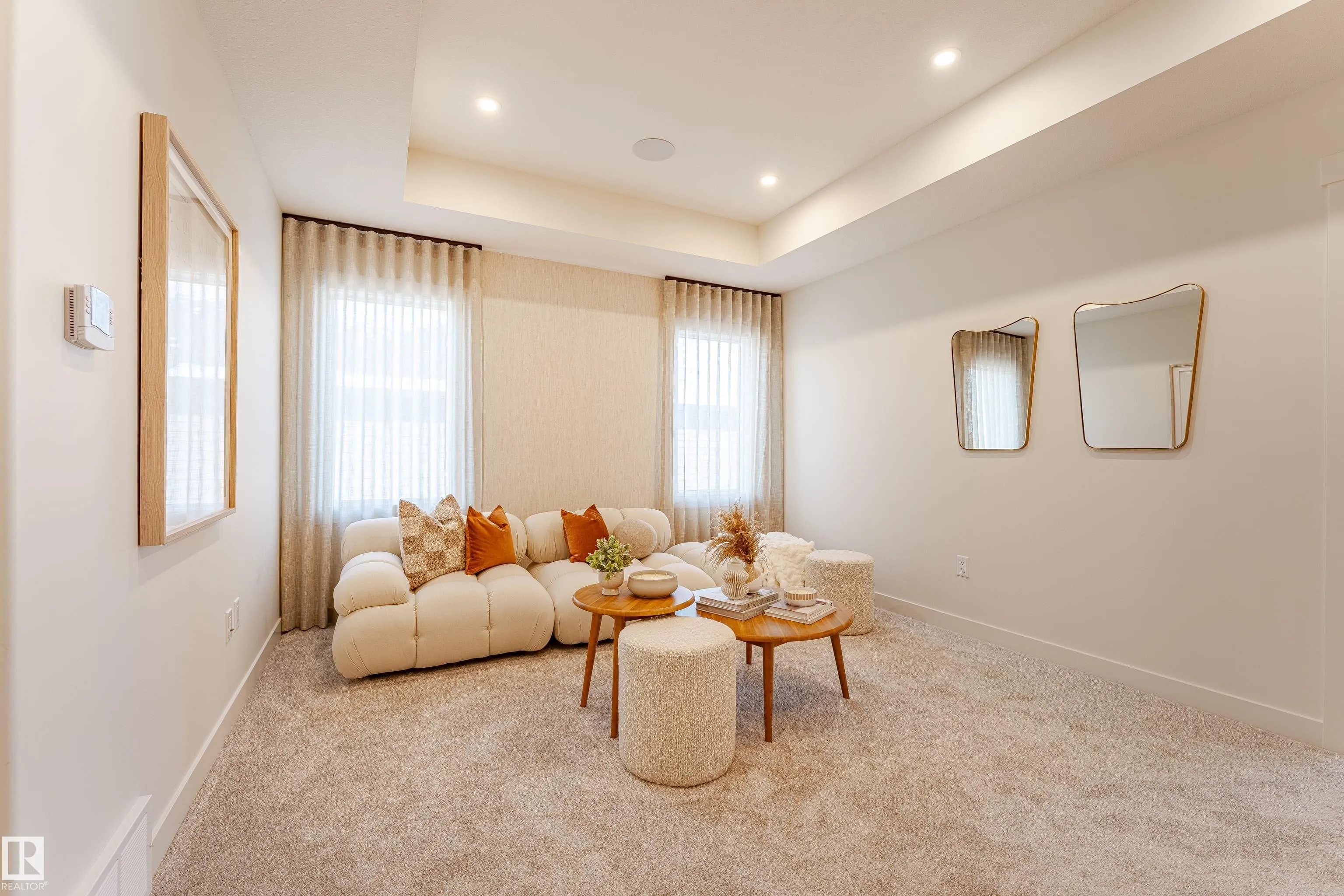 4458 KINSELLA GREEN Green