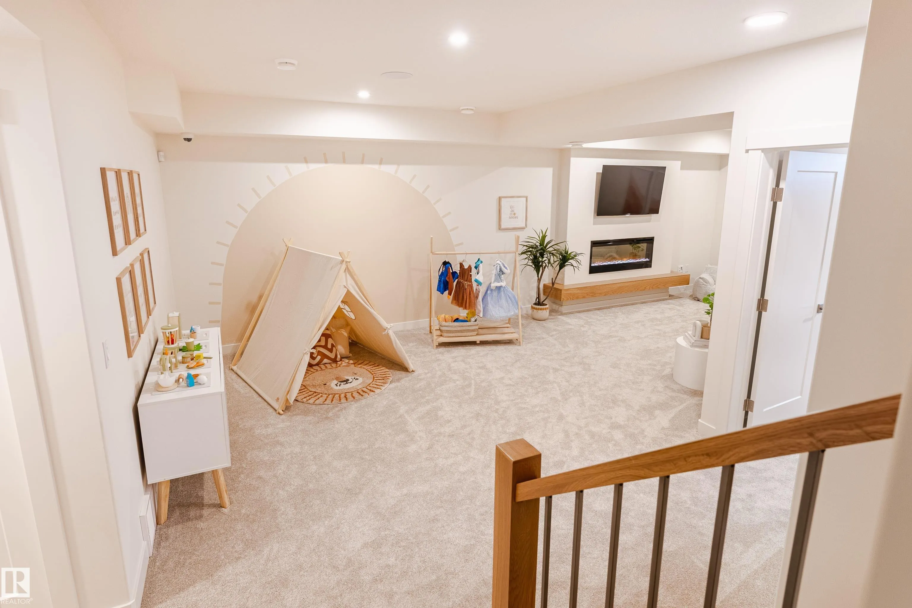 4458 KINSELLA GREEN Green