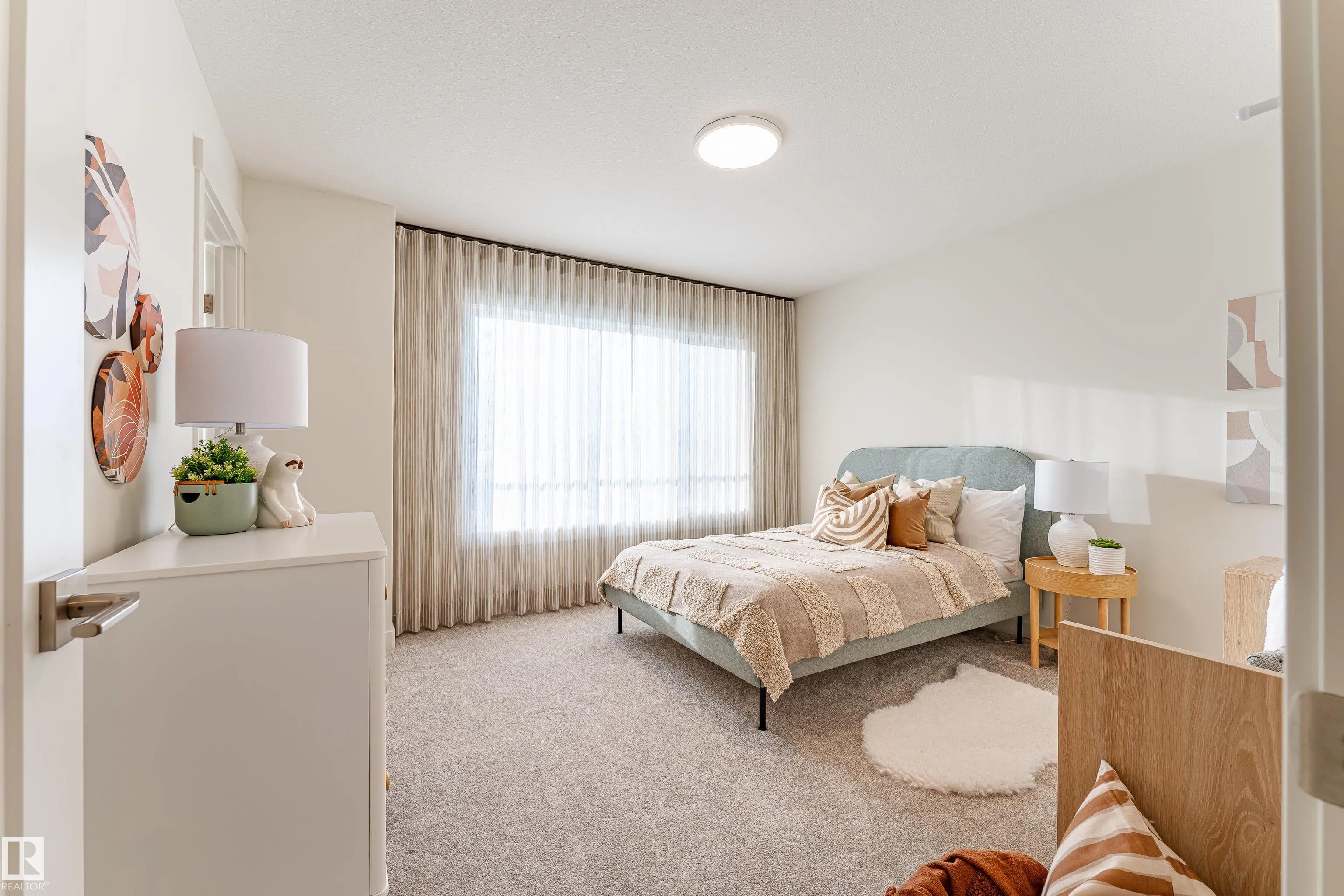 4458 KINSELLA GREEN Green