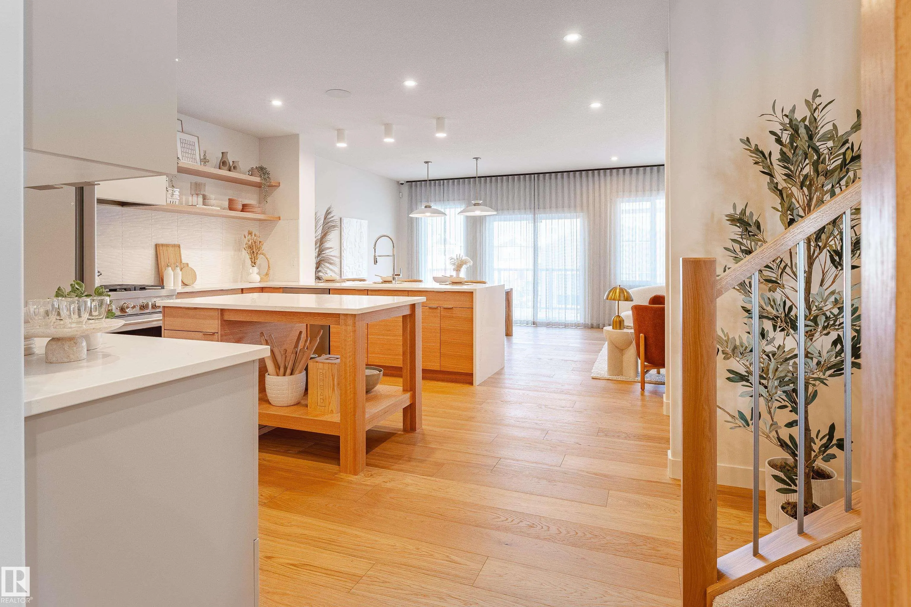 4458 KINSELLA GREEN Green