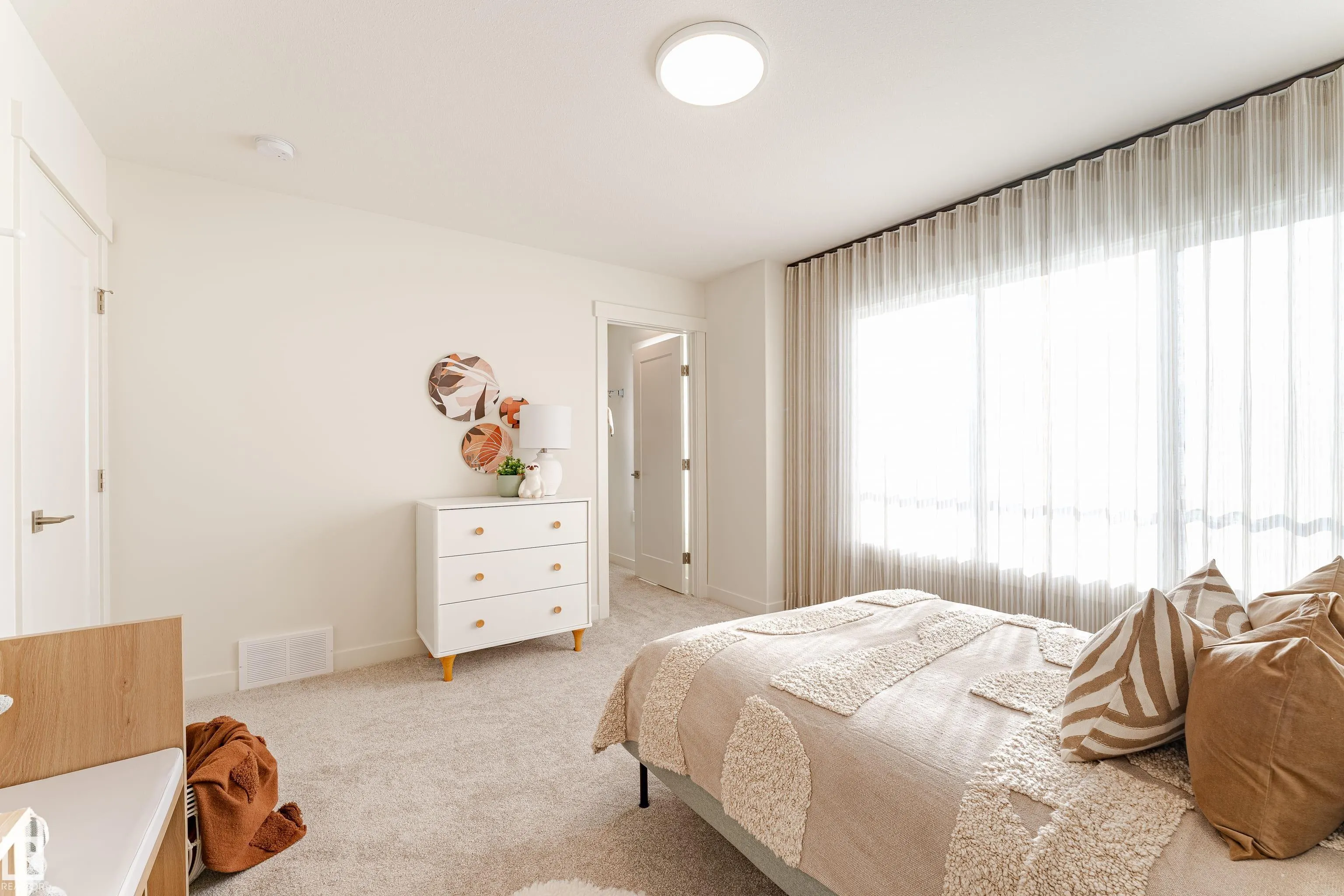 4458 KINSELLA GREEN Green