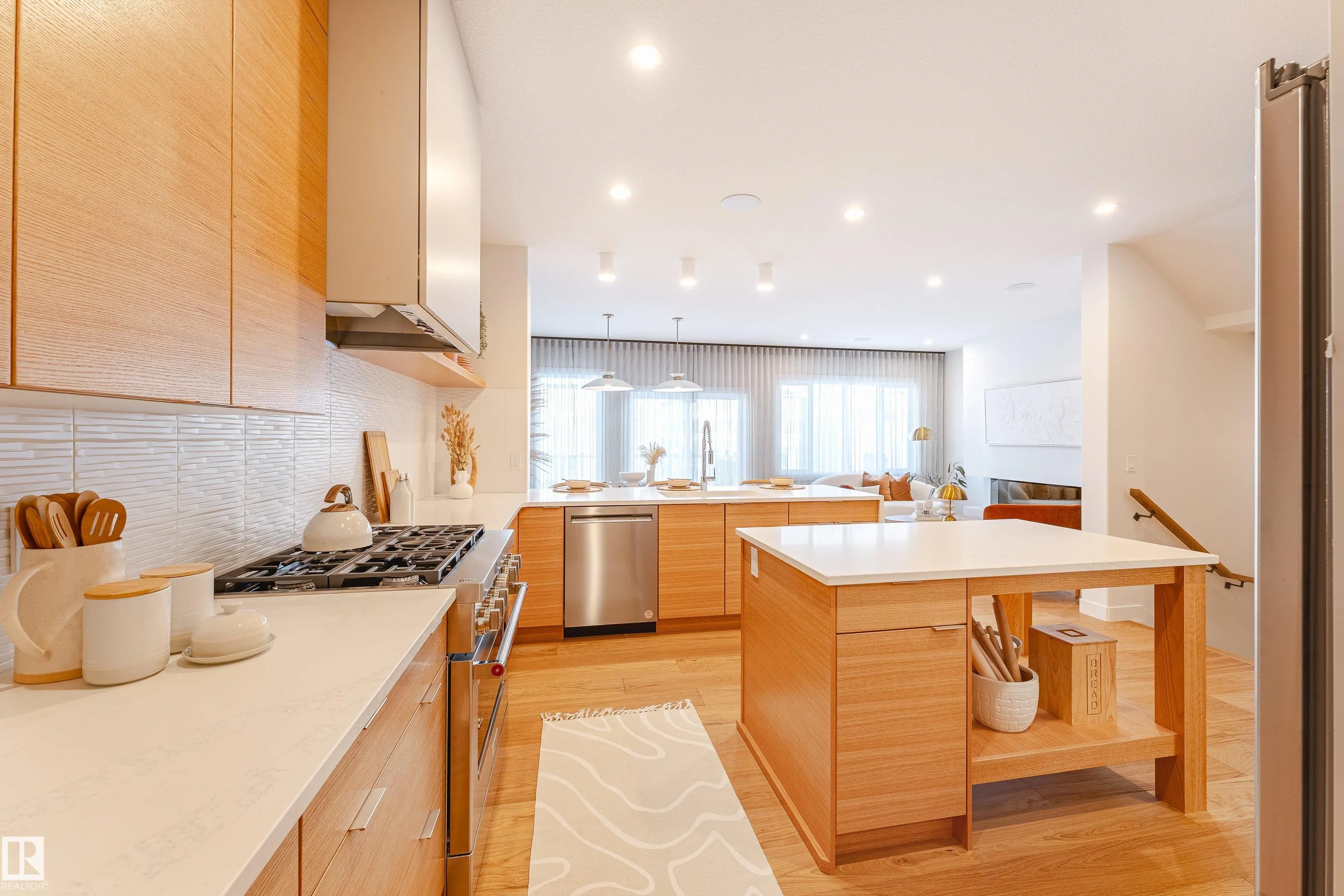 4458 KINSELLA GREEN Green