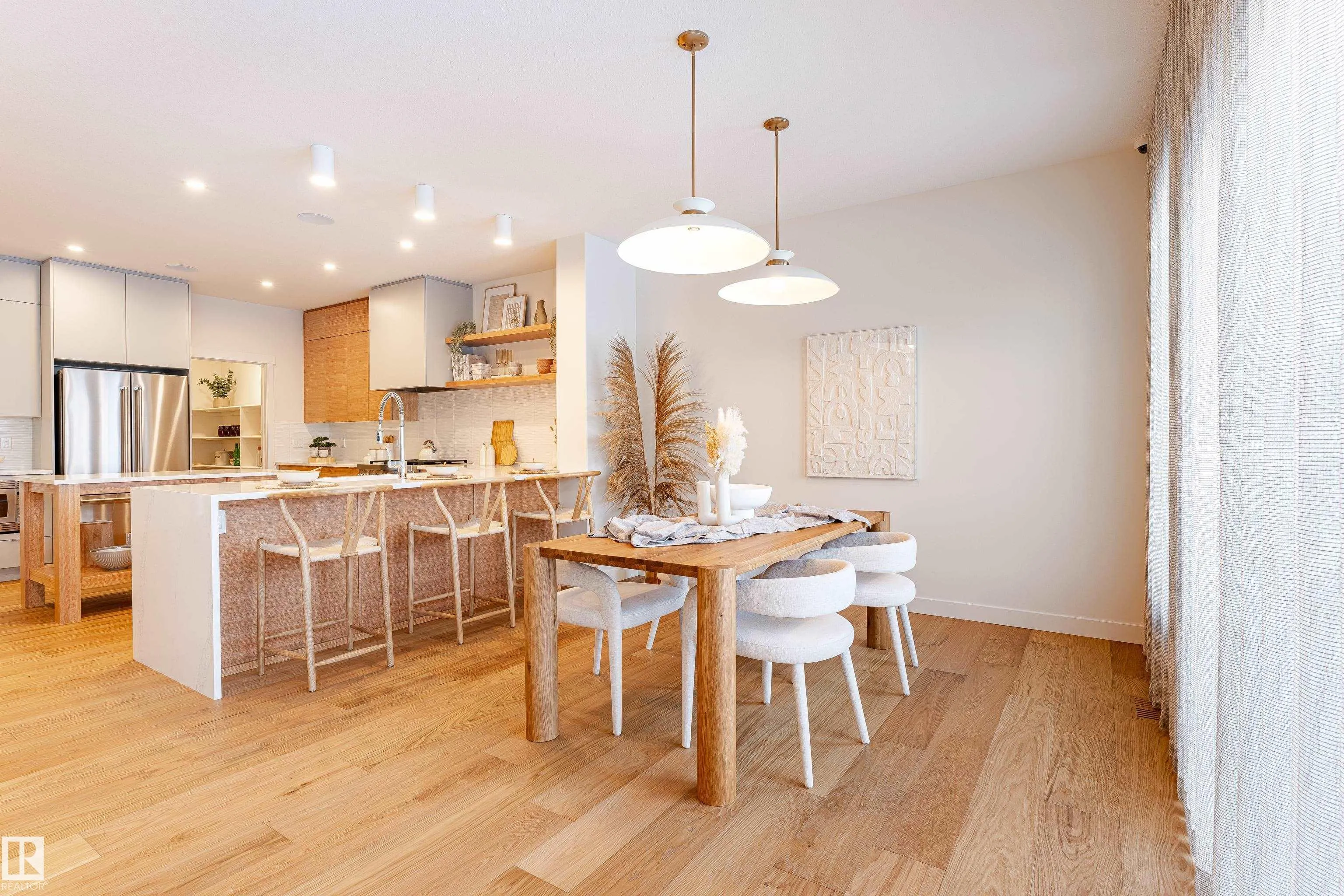 4458 KINSELLA GREEN Green