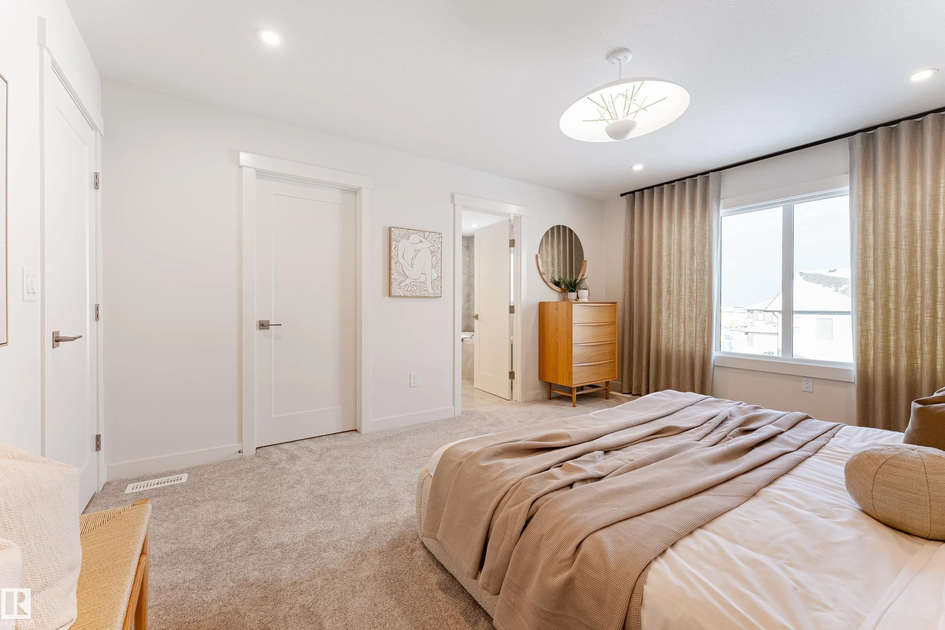 4458 KINSELLA GREEN Green