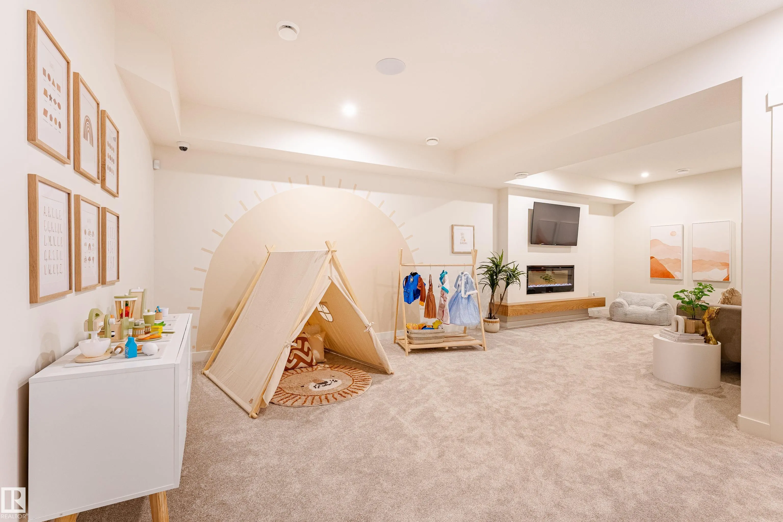 4458 KINSELLA GREEN Green