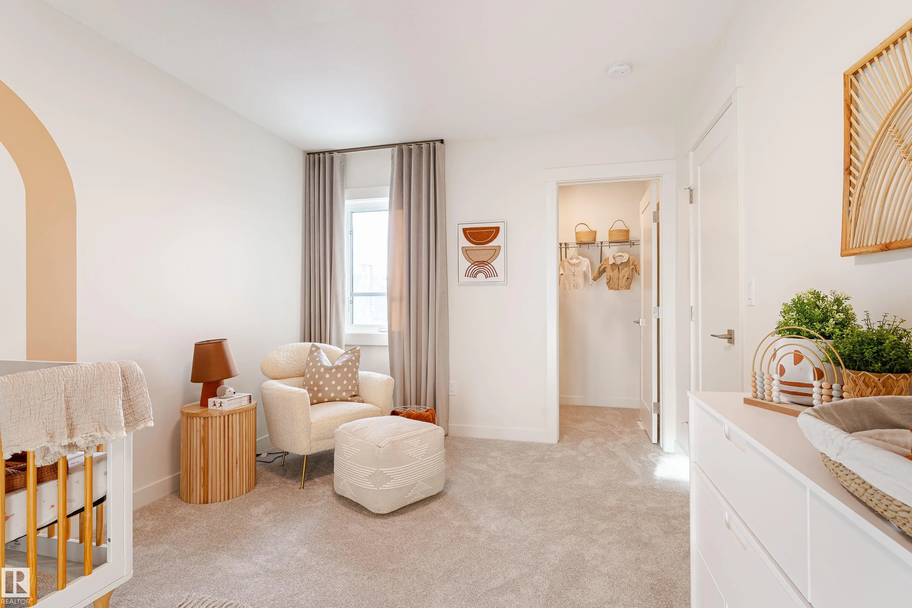 4458 KINSELLA GREEN Green