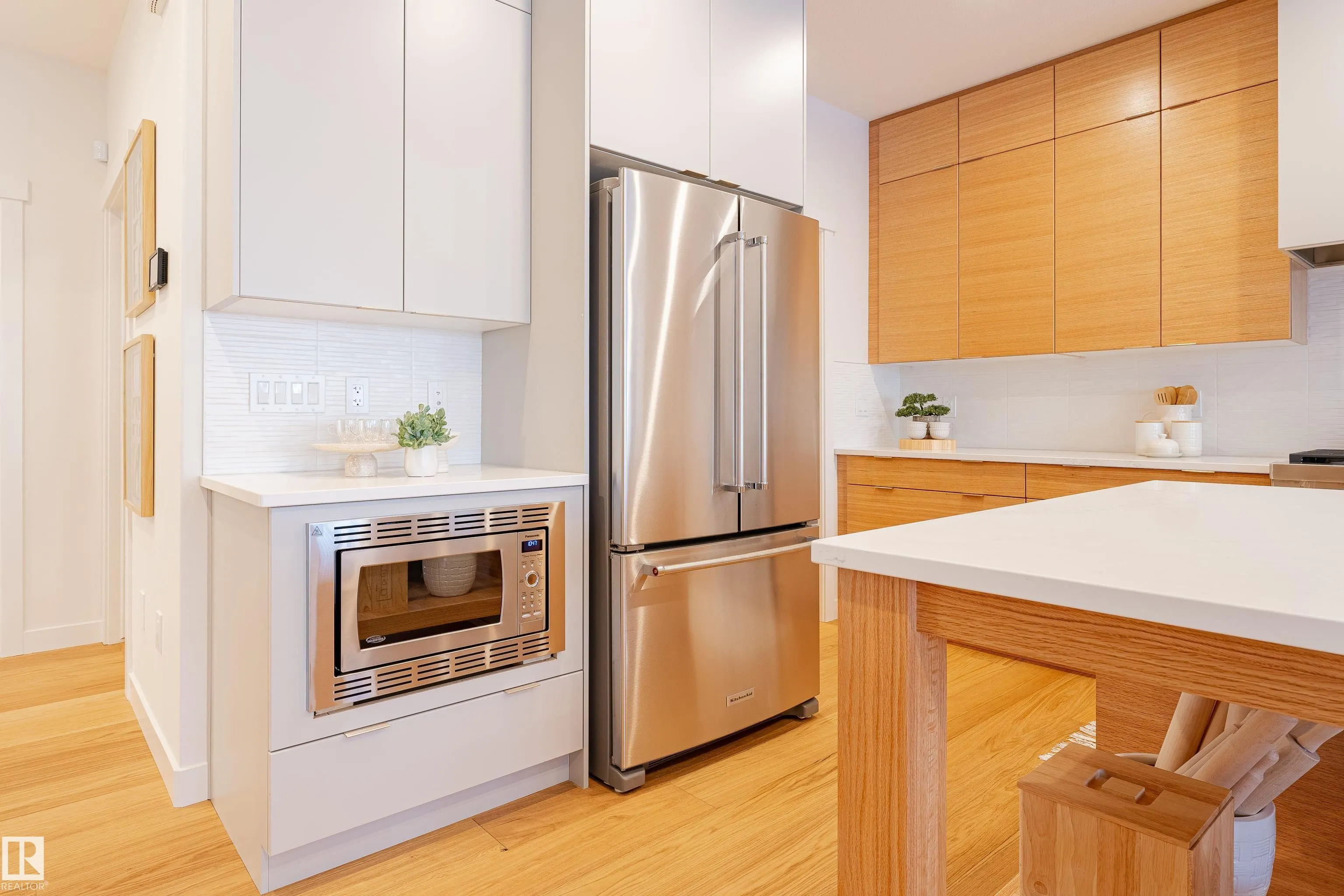 4458 KINSELLA GREEN Green