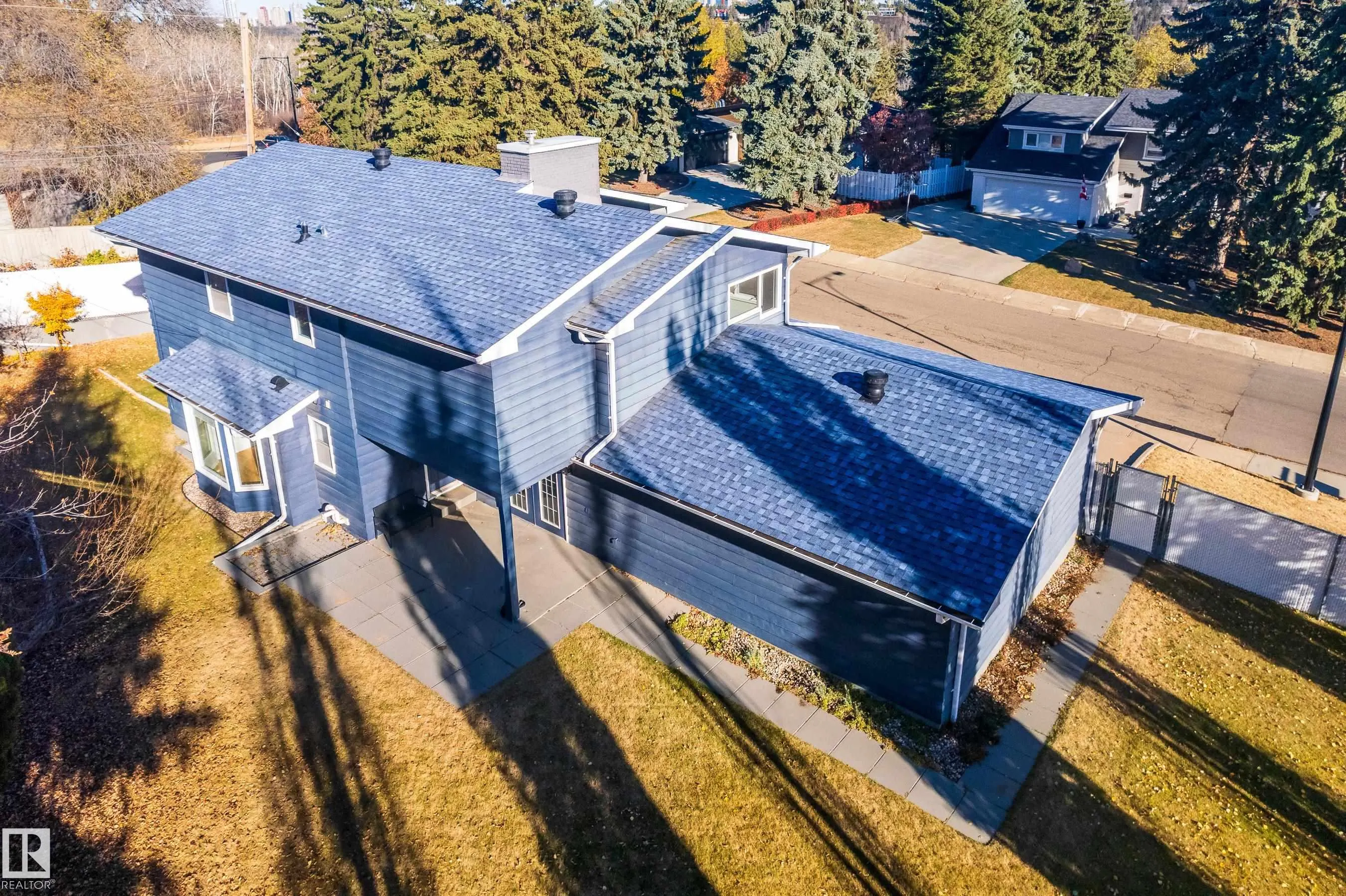 98 VALLEYVIEW Crescent