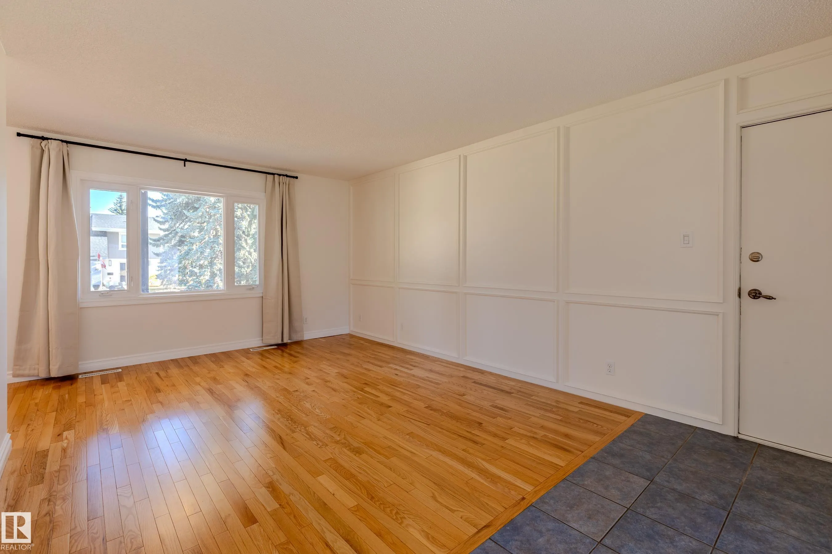 98 VALLEYVIEW Crescent