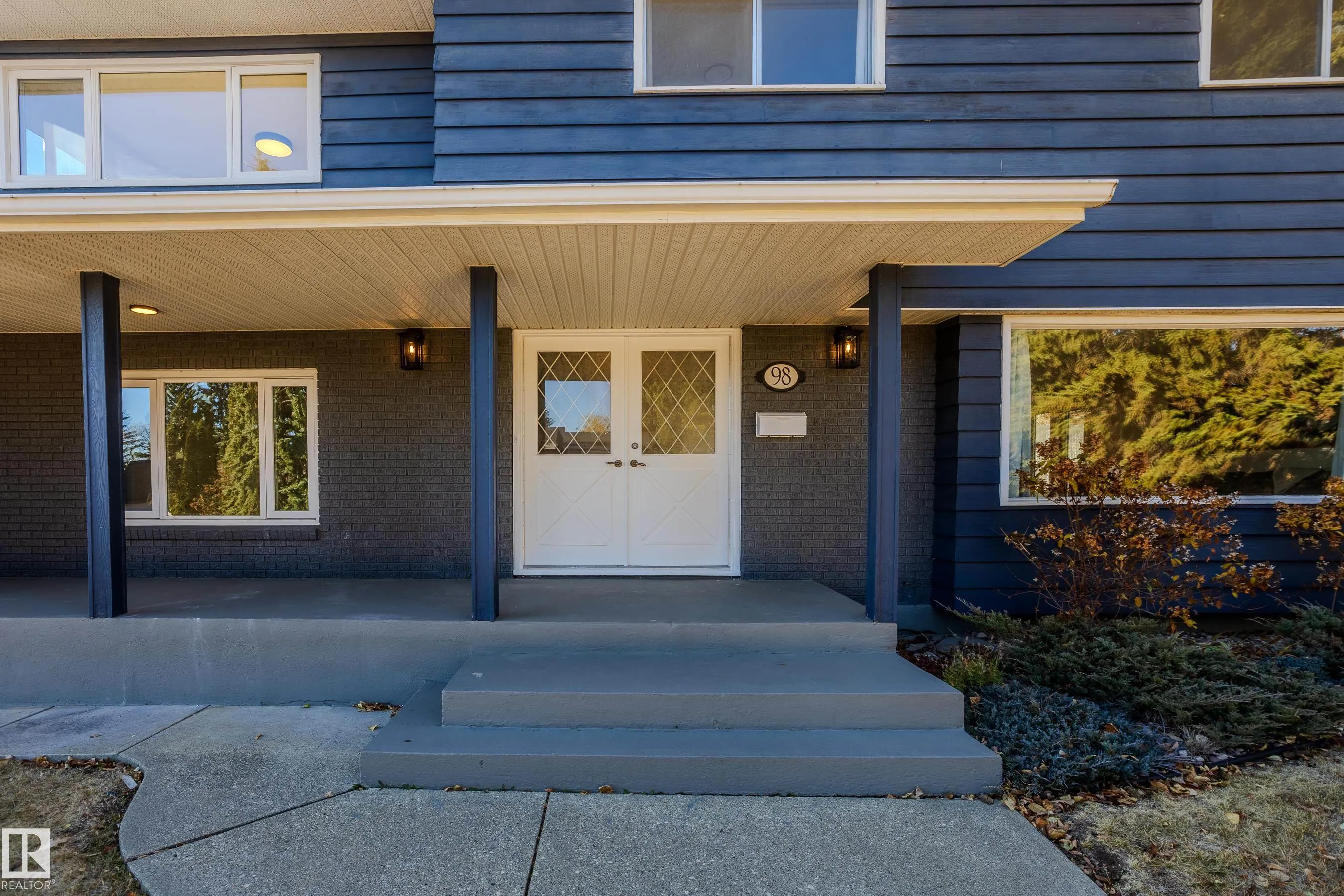 98 VALLEYVIEW Crescent