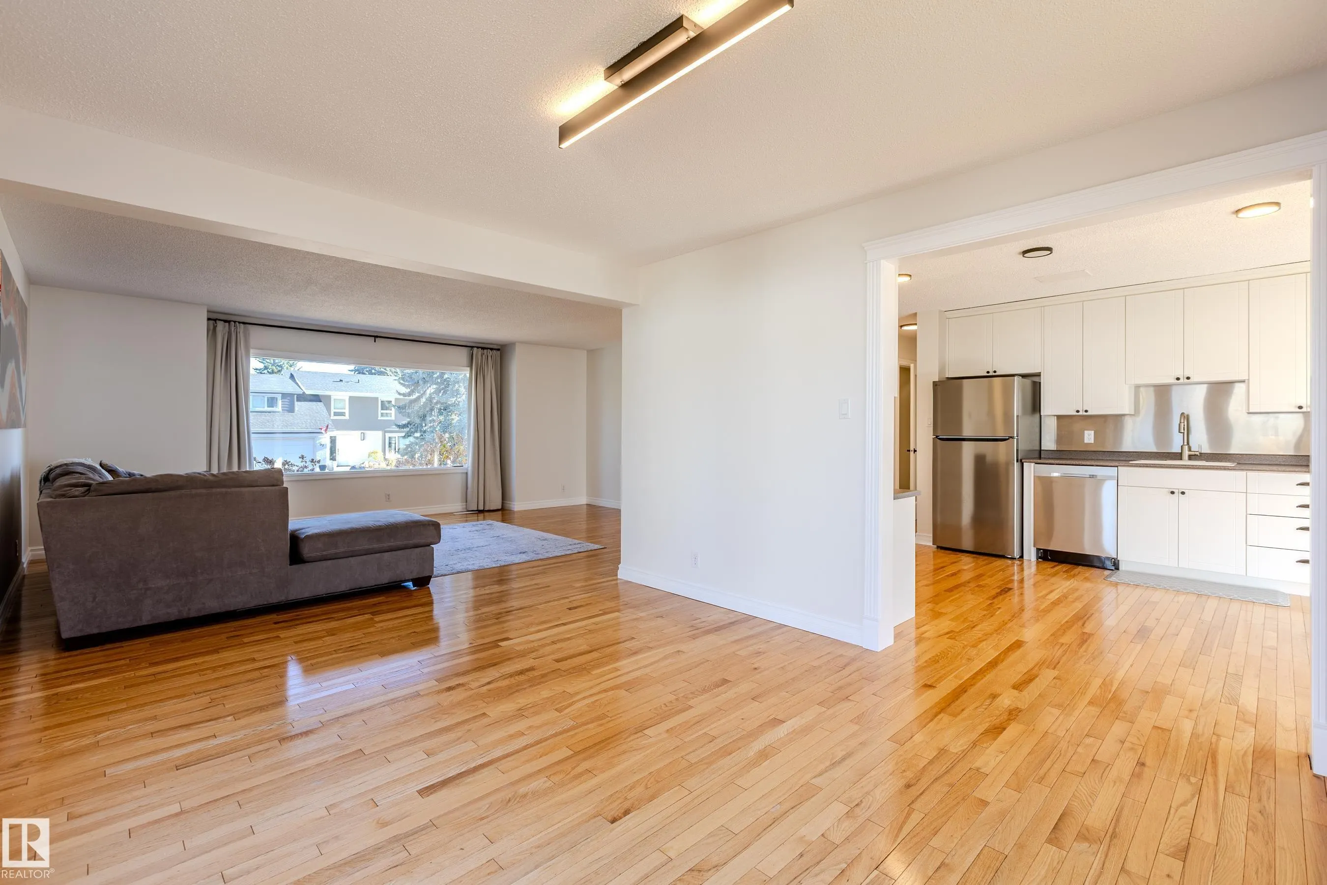 98 VALLEYVIEW Crescent