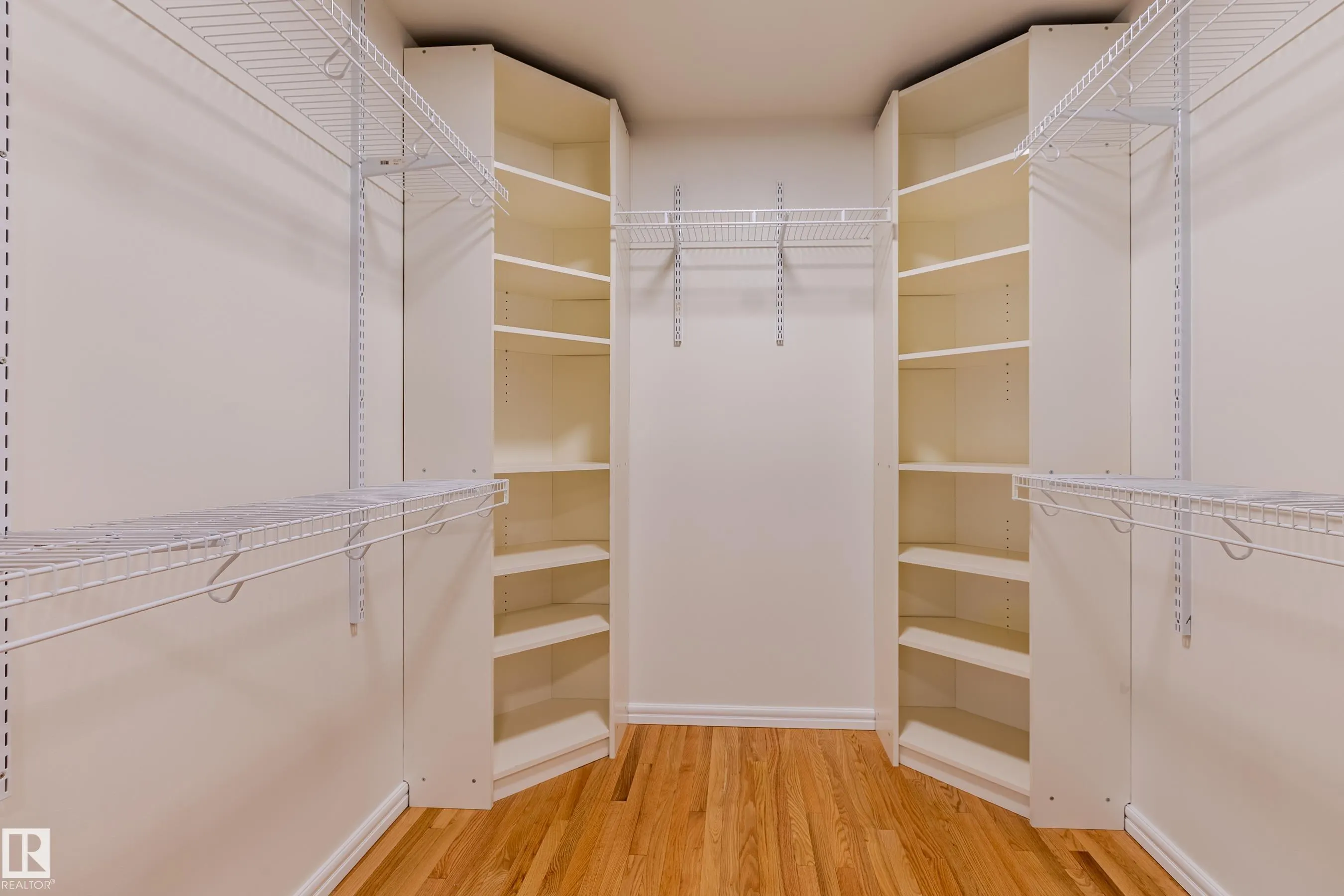 98 VALLEYVIEW Crescent