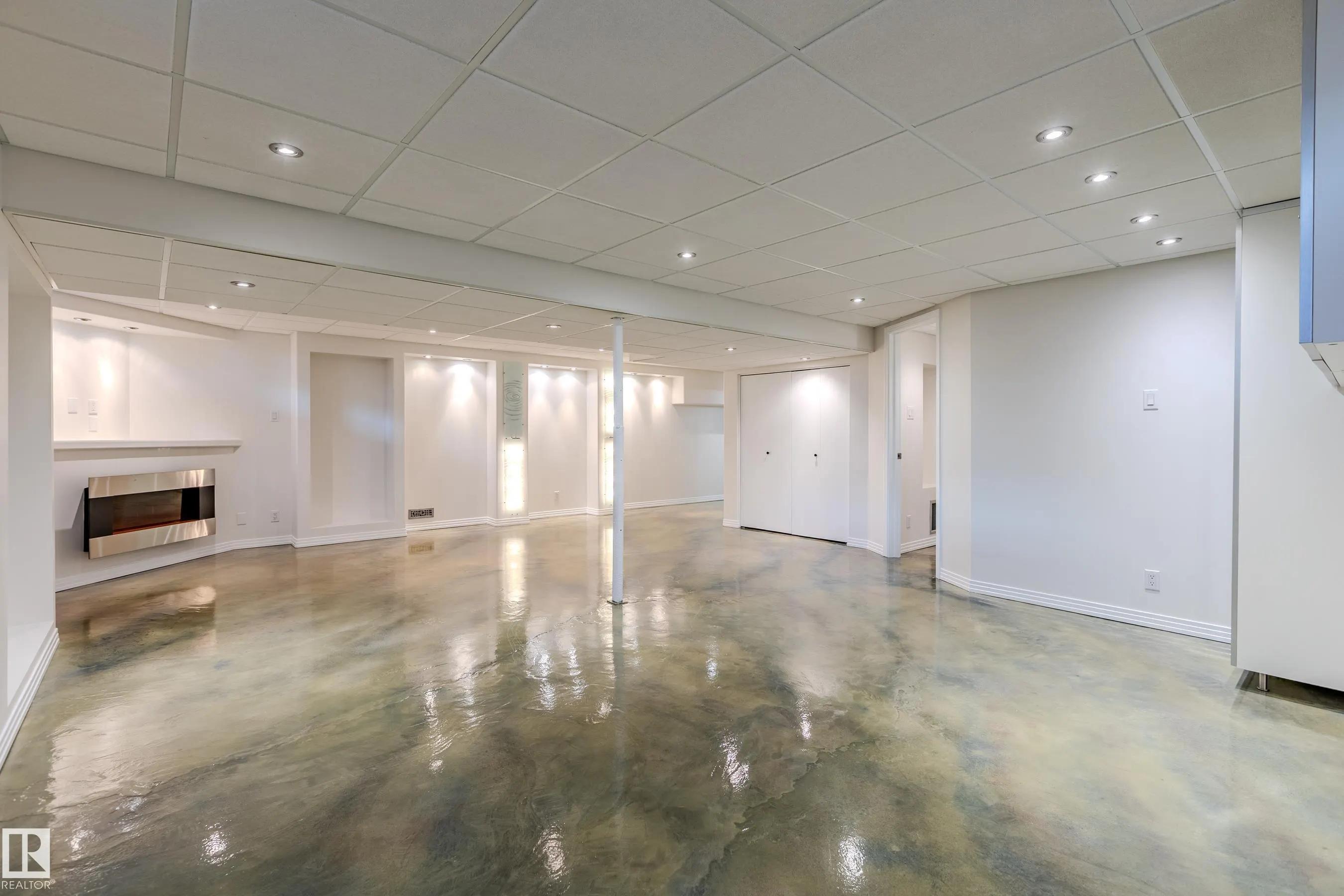 98 VALLEYVIEW Crescent