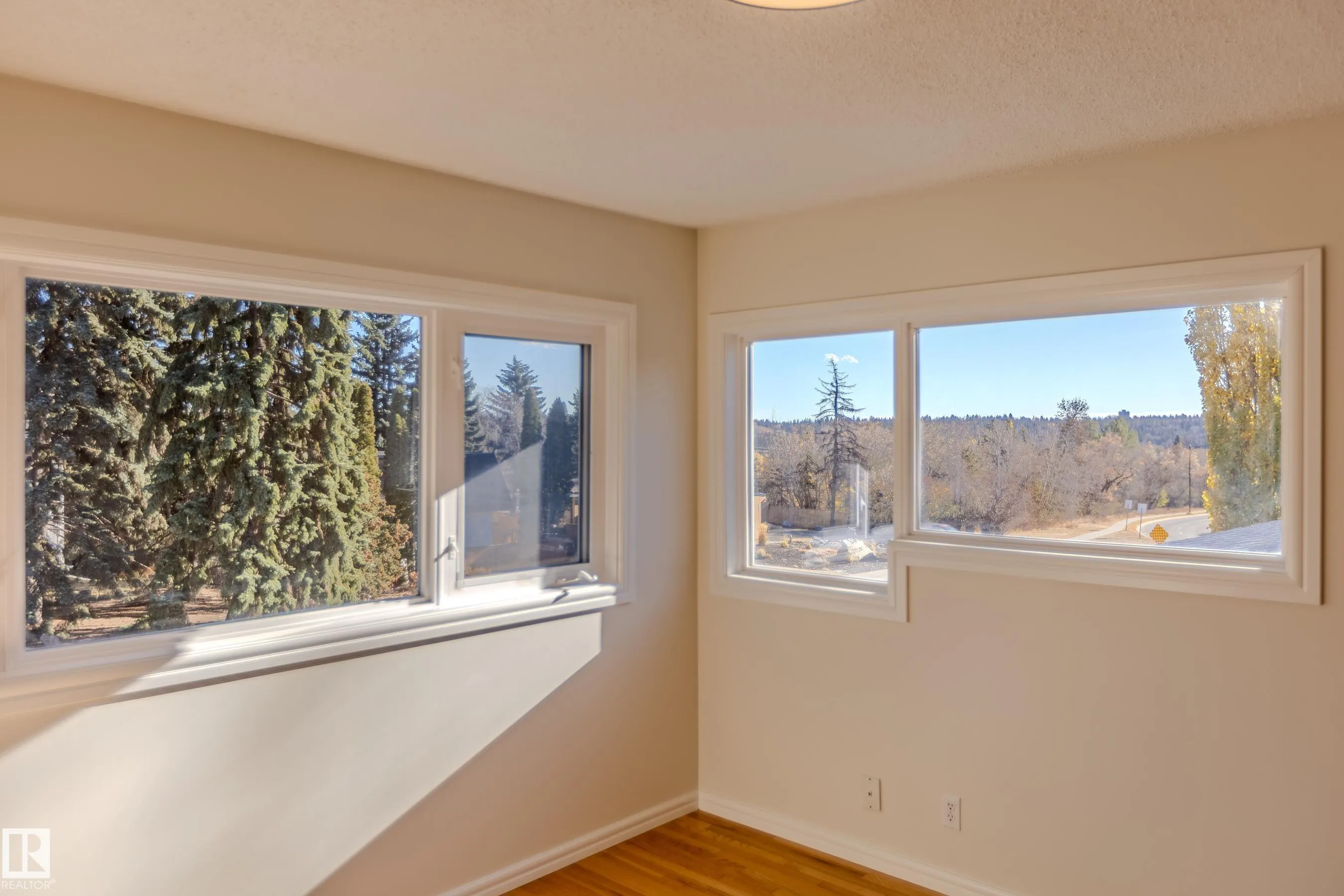 98 VALLEYVIEW Crescent