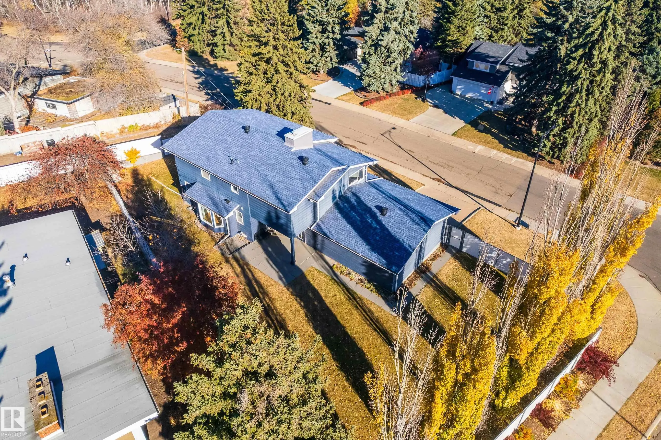 98 VALLEYVIEW Crescent