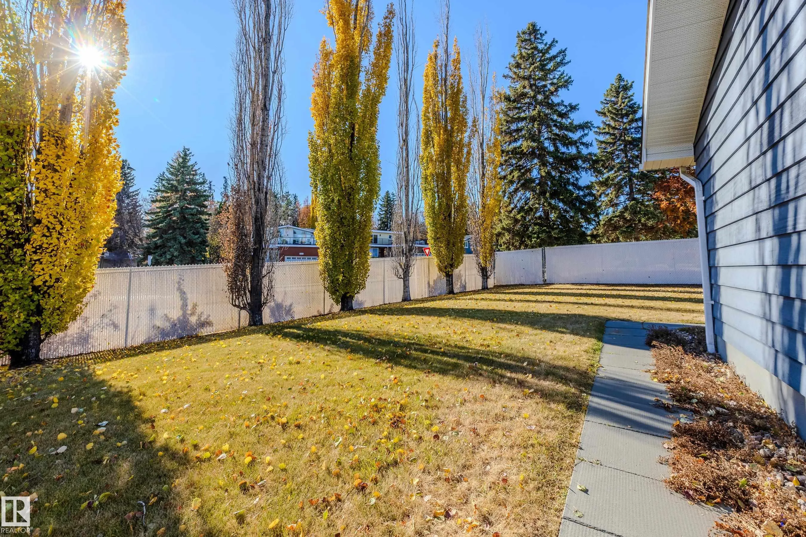 98 VALLEYVIEW Crescent