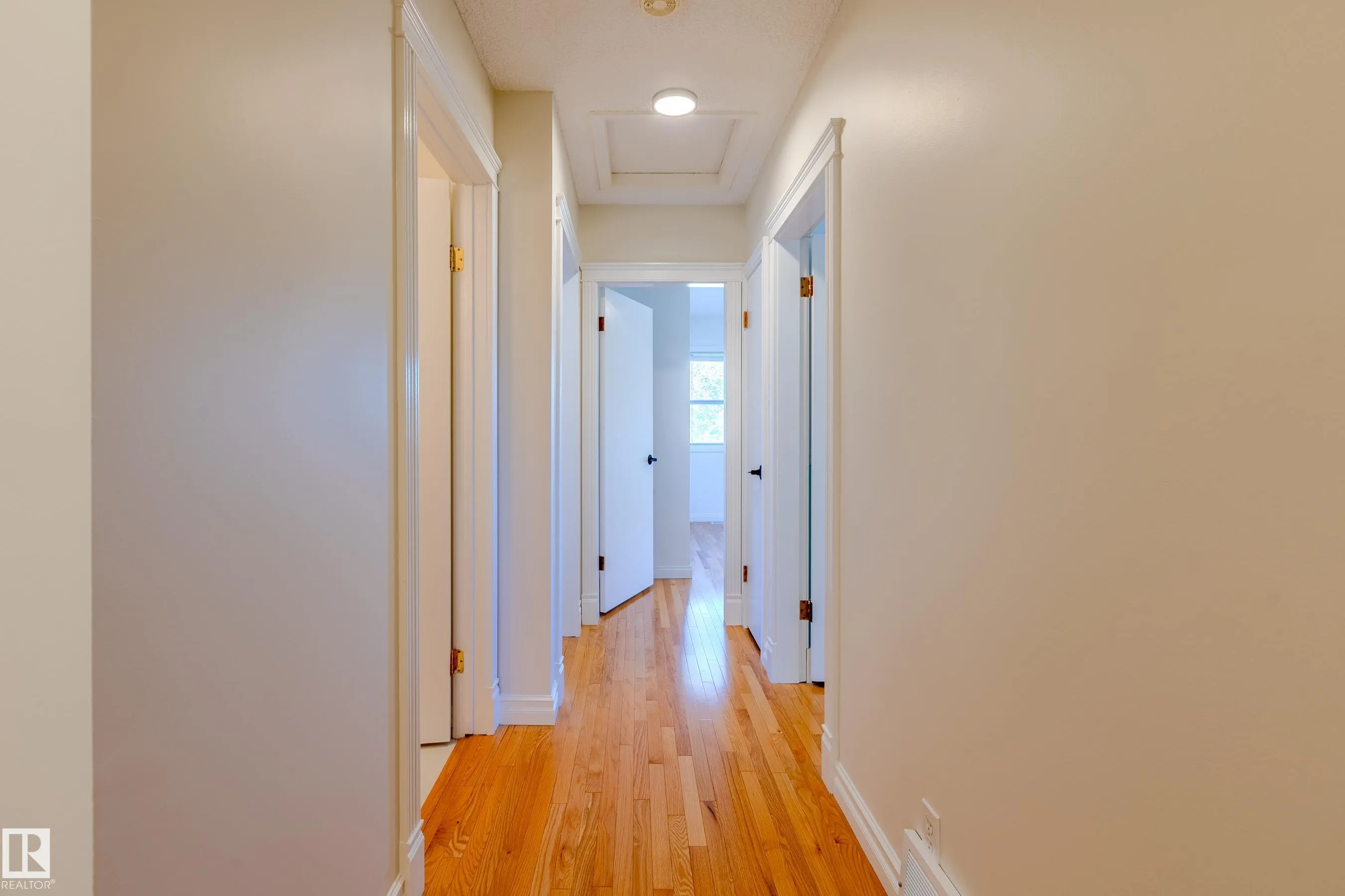 98 VALLEYVIEW Crescent