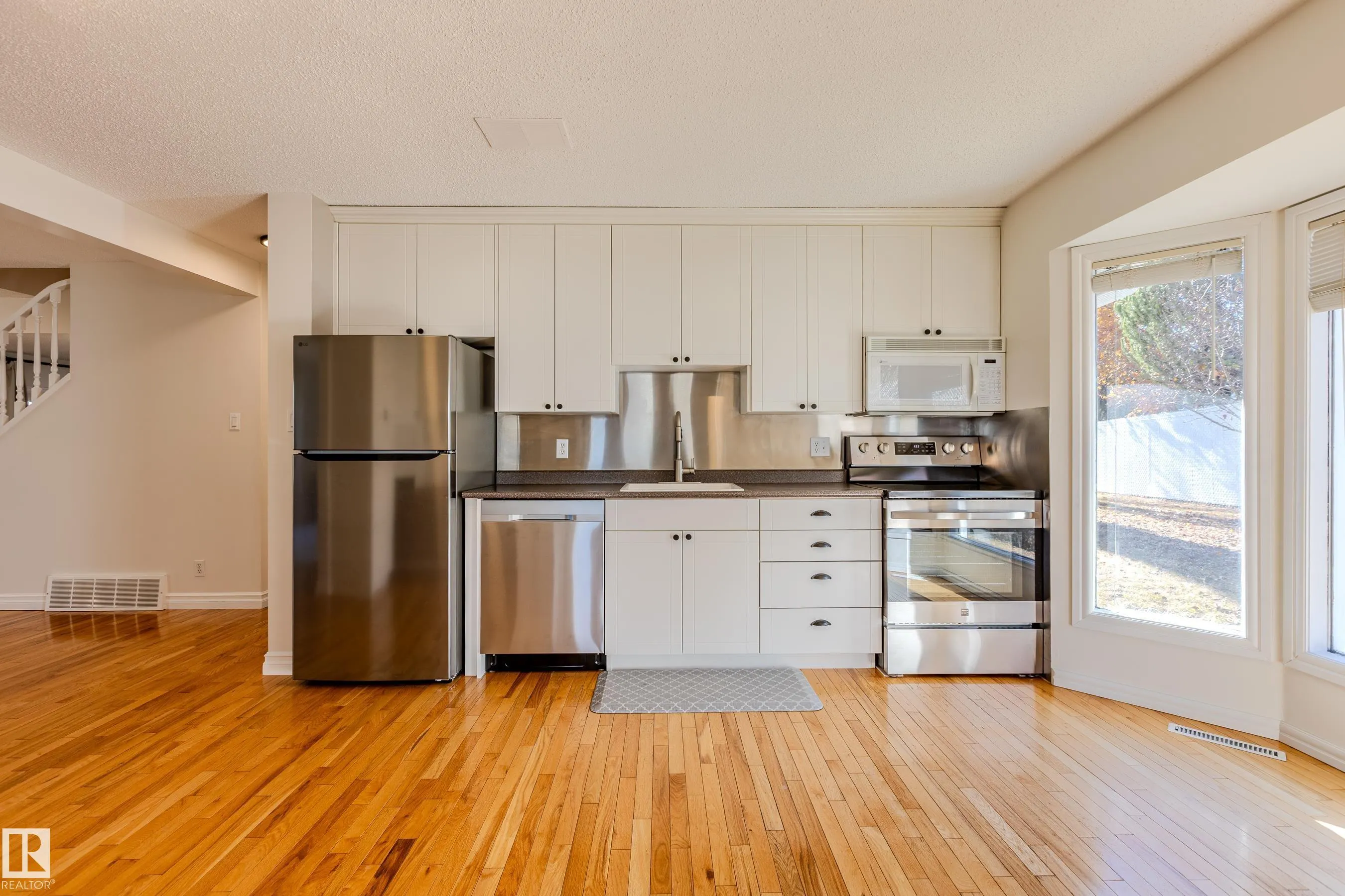 98 VALLEYVIEW Crescent