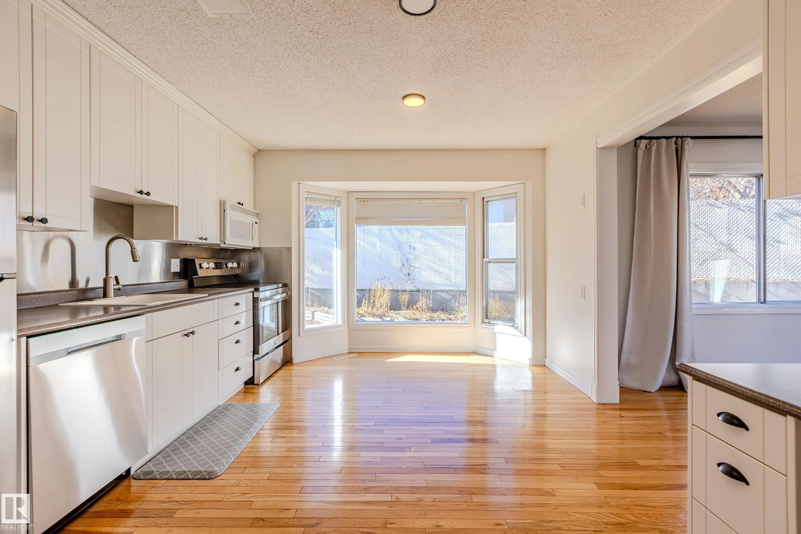 98 VALLEYVIEW Crescent