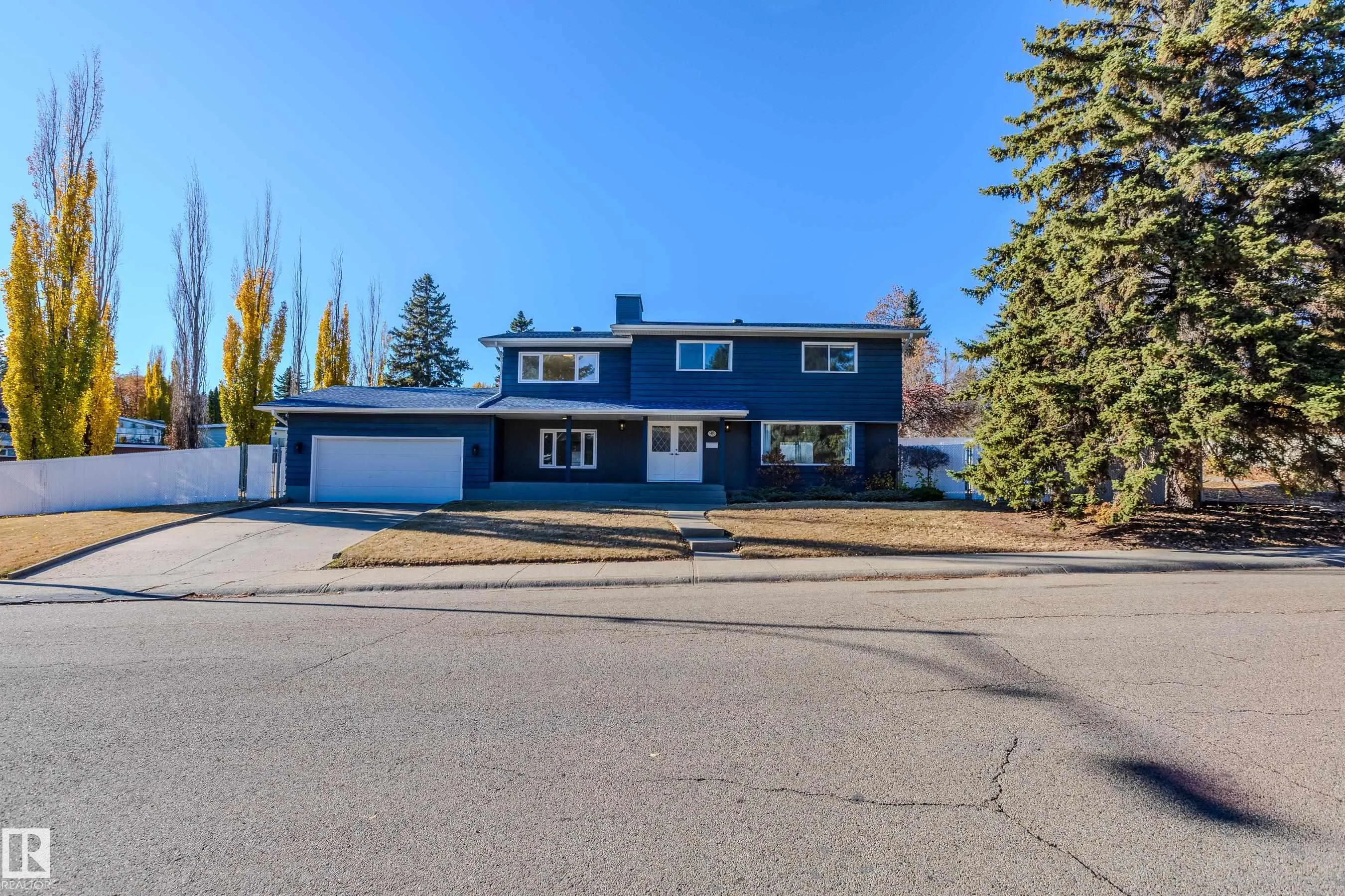 98 VALLEYVIEW Crescent