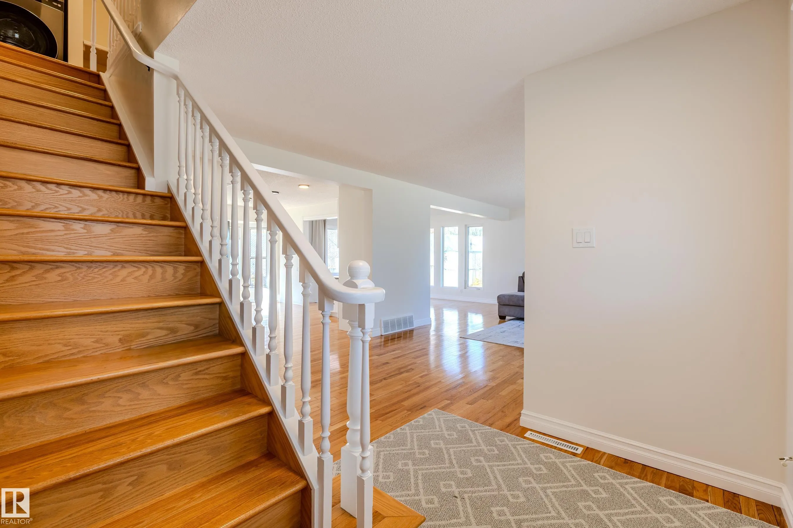 98 VALLEYVIEW Crescent