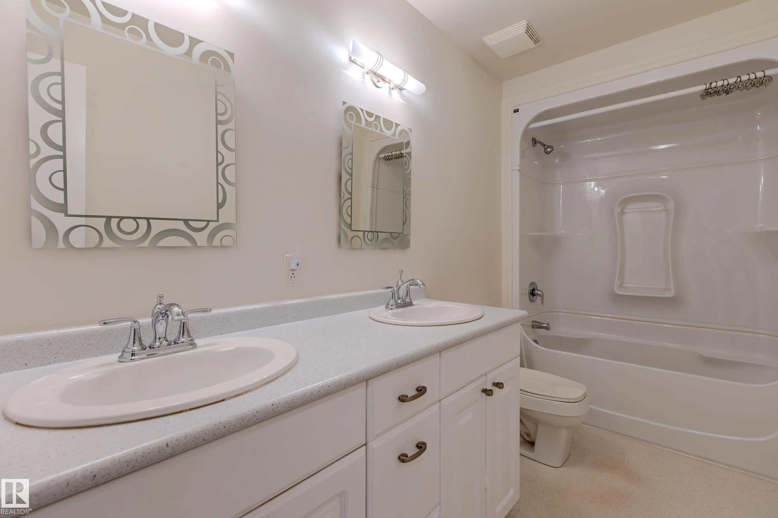 98 VALLEYVIEW Crescent