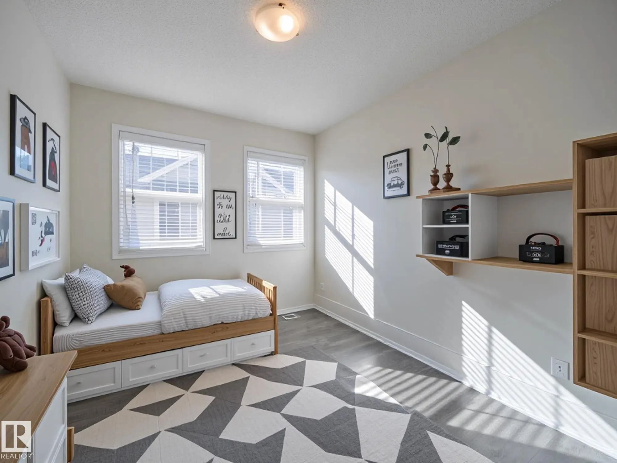 2051 TOWNE CENTRE Boulevard