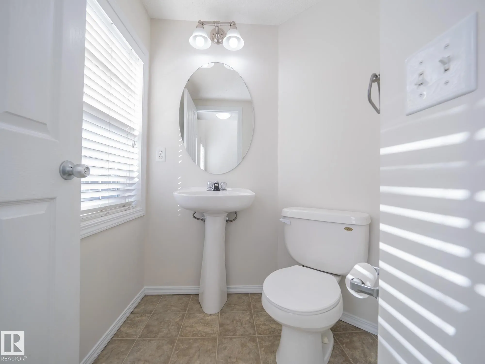 2051 TOWNE CENTRE Boulevard