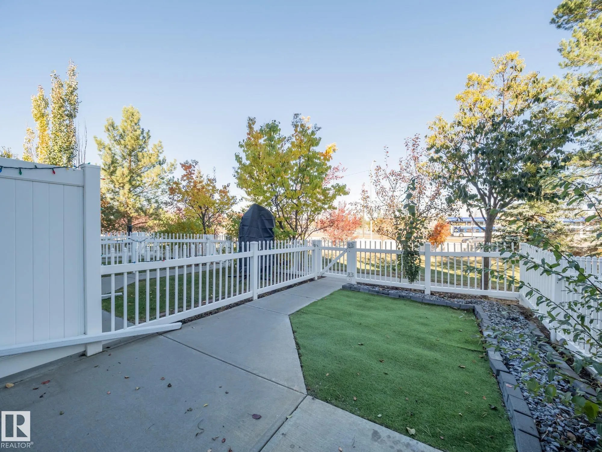 2051 TOWNE CENTRE Boulevard