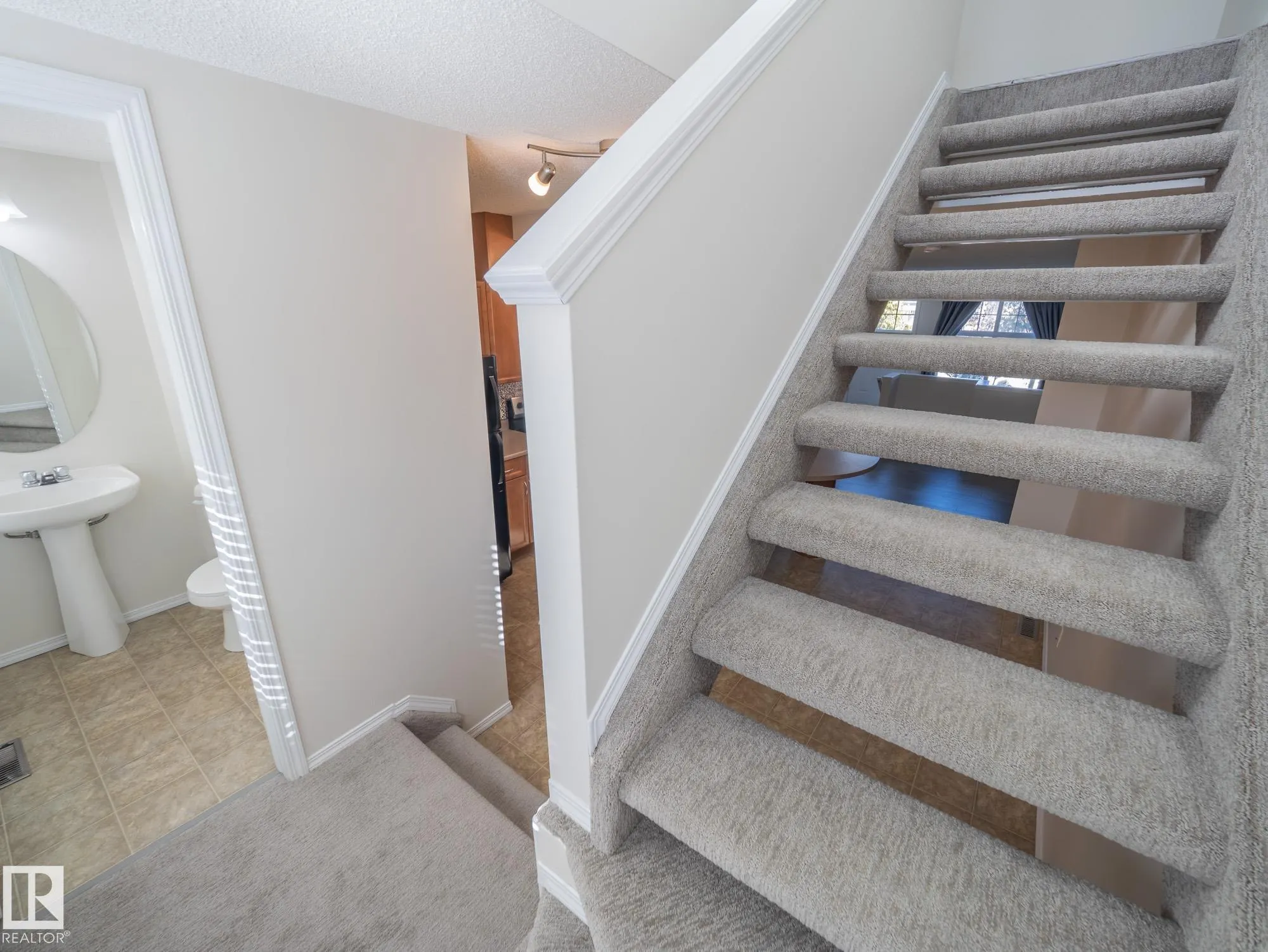 2051 TOWNE CENTRE Boulevard