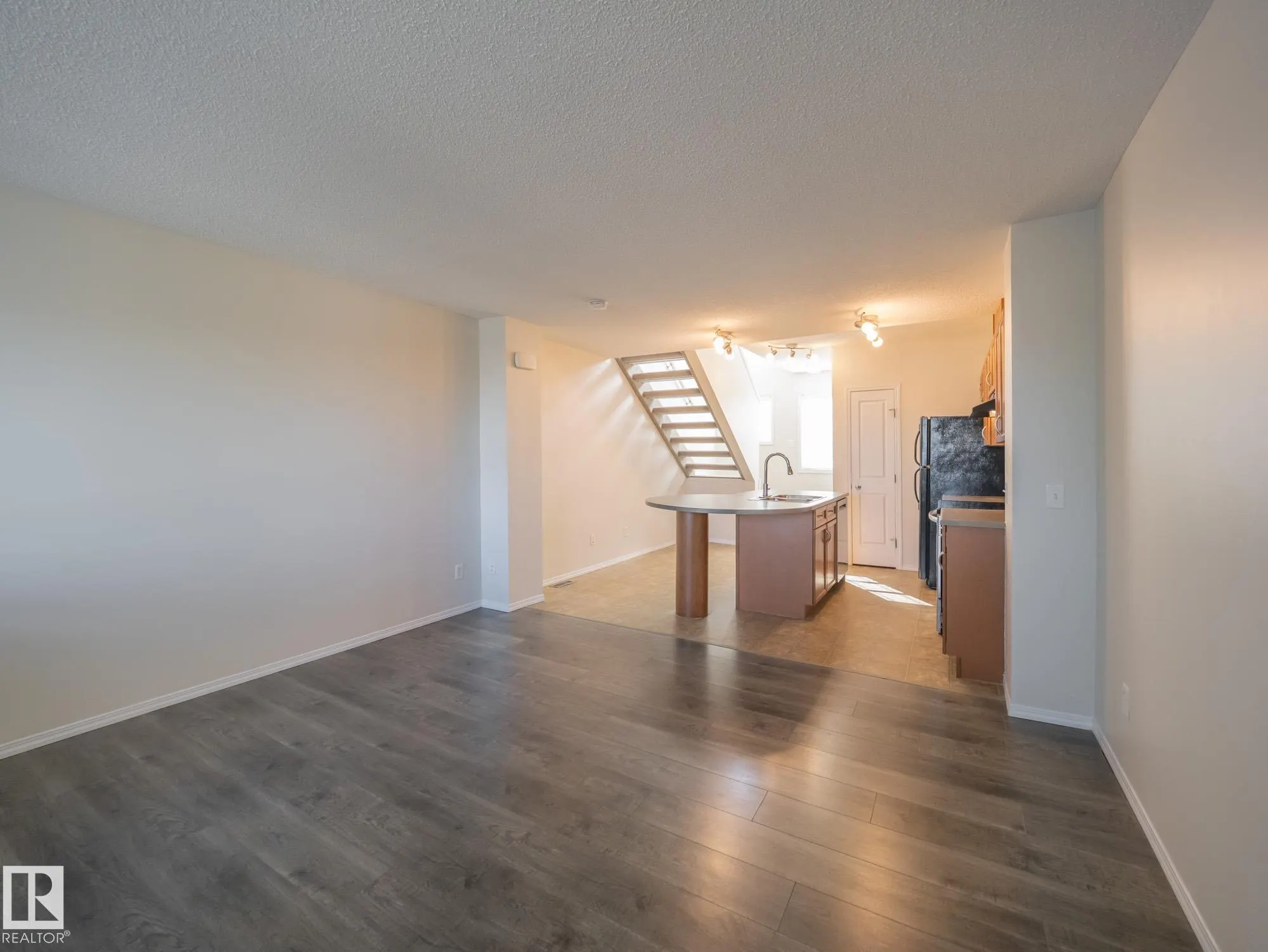 2051 TOWNE CENTRE Boulevard