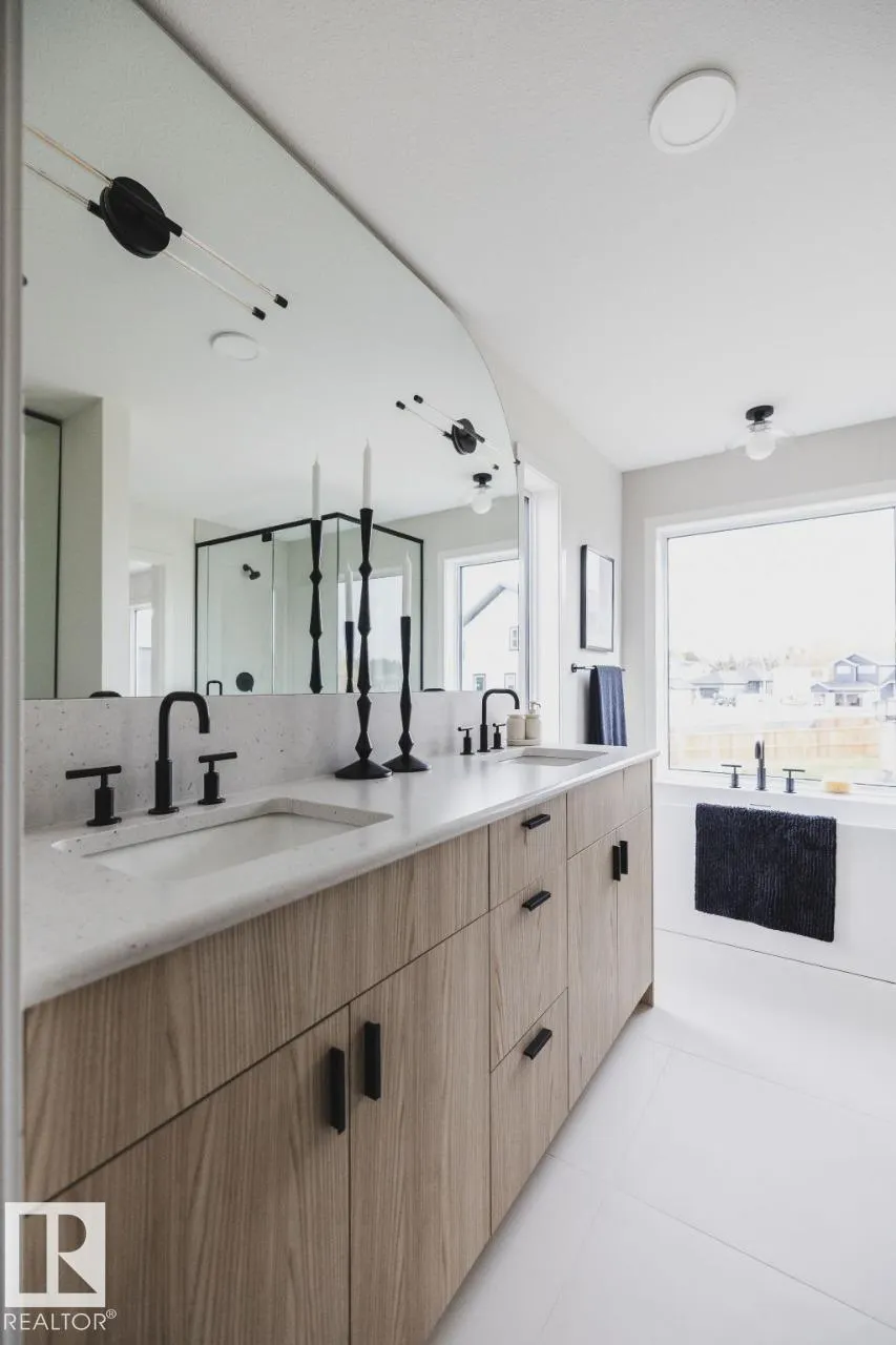 62 RIVERHILL Crescent