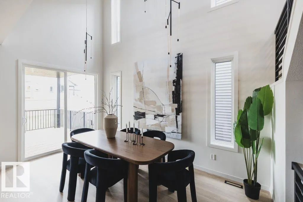 62 RIVERHILL Crescent